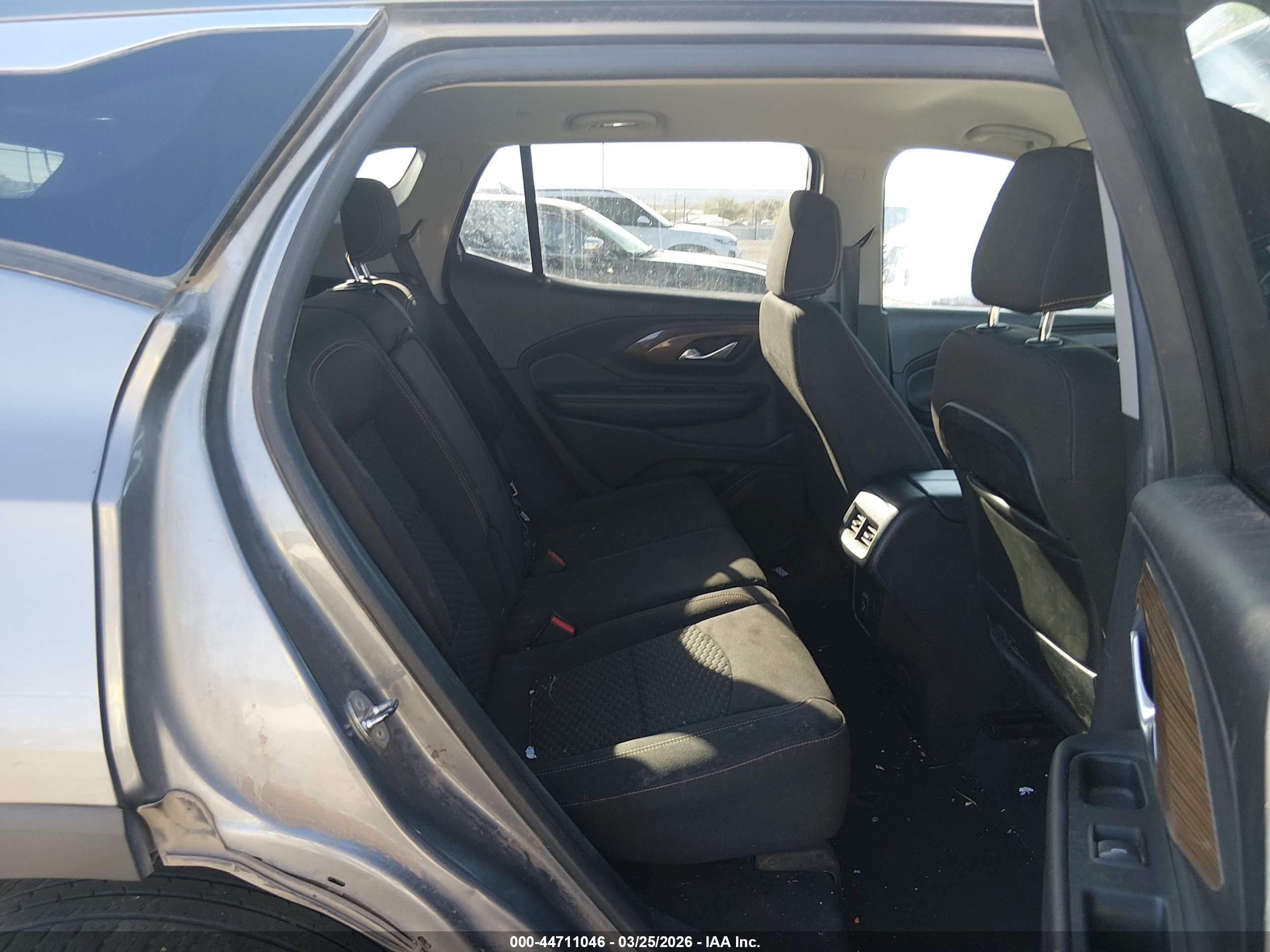 GMC TERRAIN image 8
