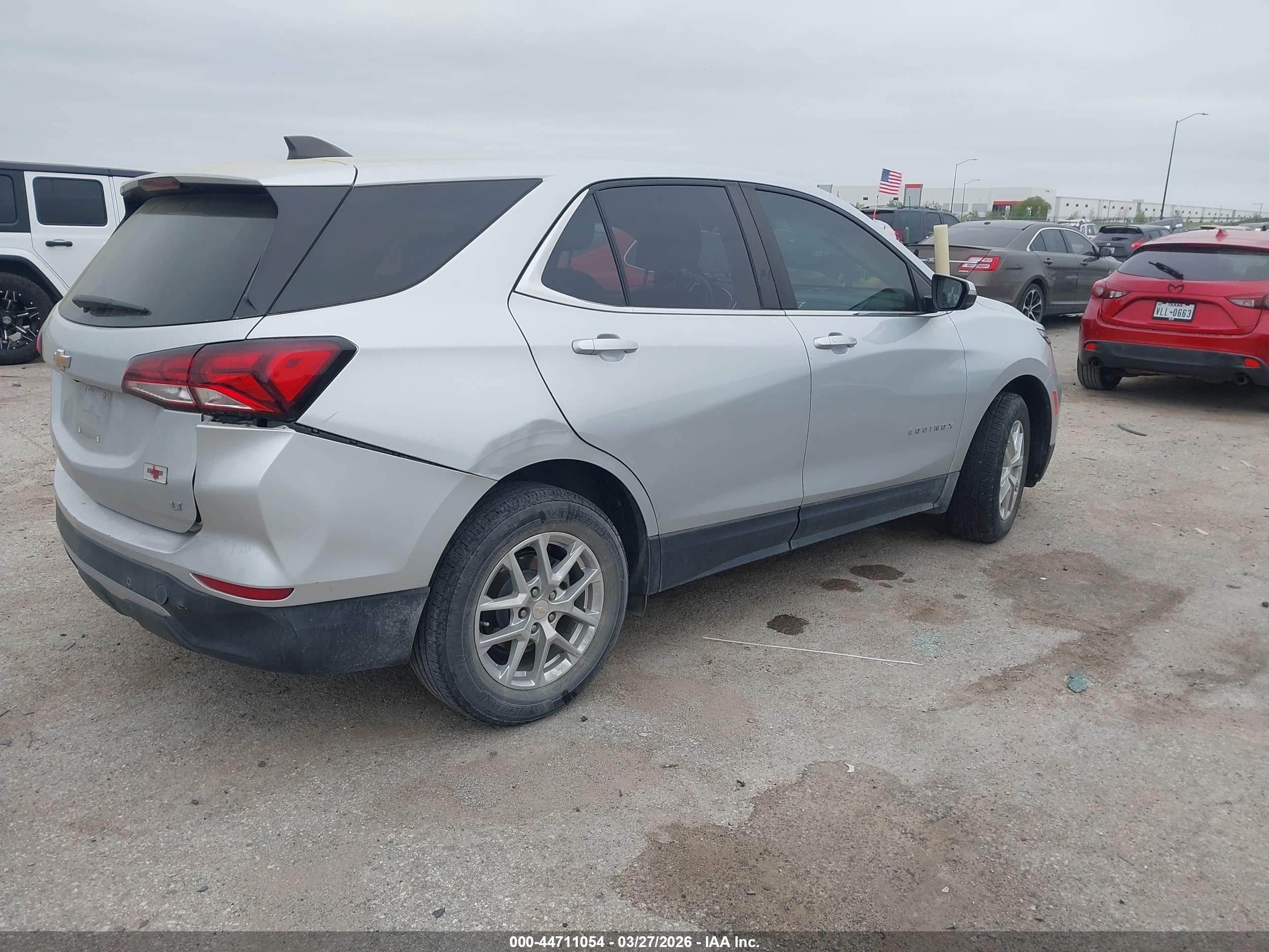 CHEVROLET EQUINOX image 4