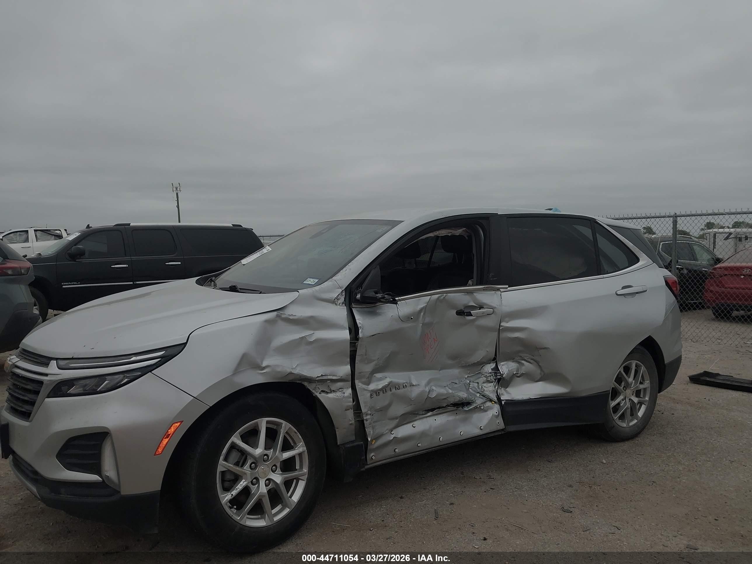 CHEVROLET EQUINOX image 6