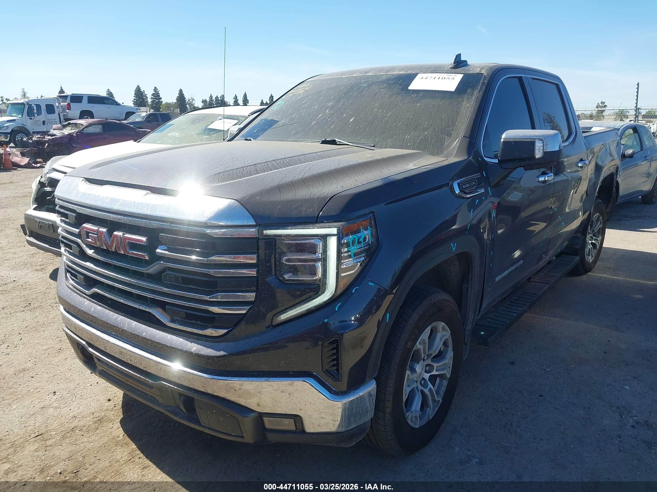 GMC SIERRA image 2