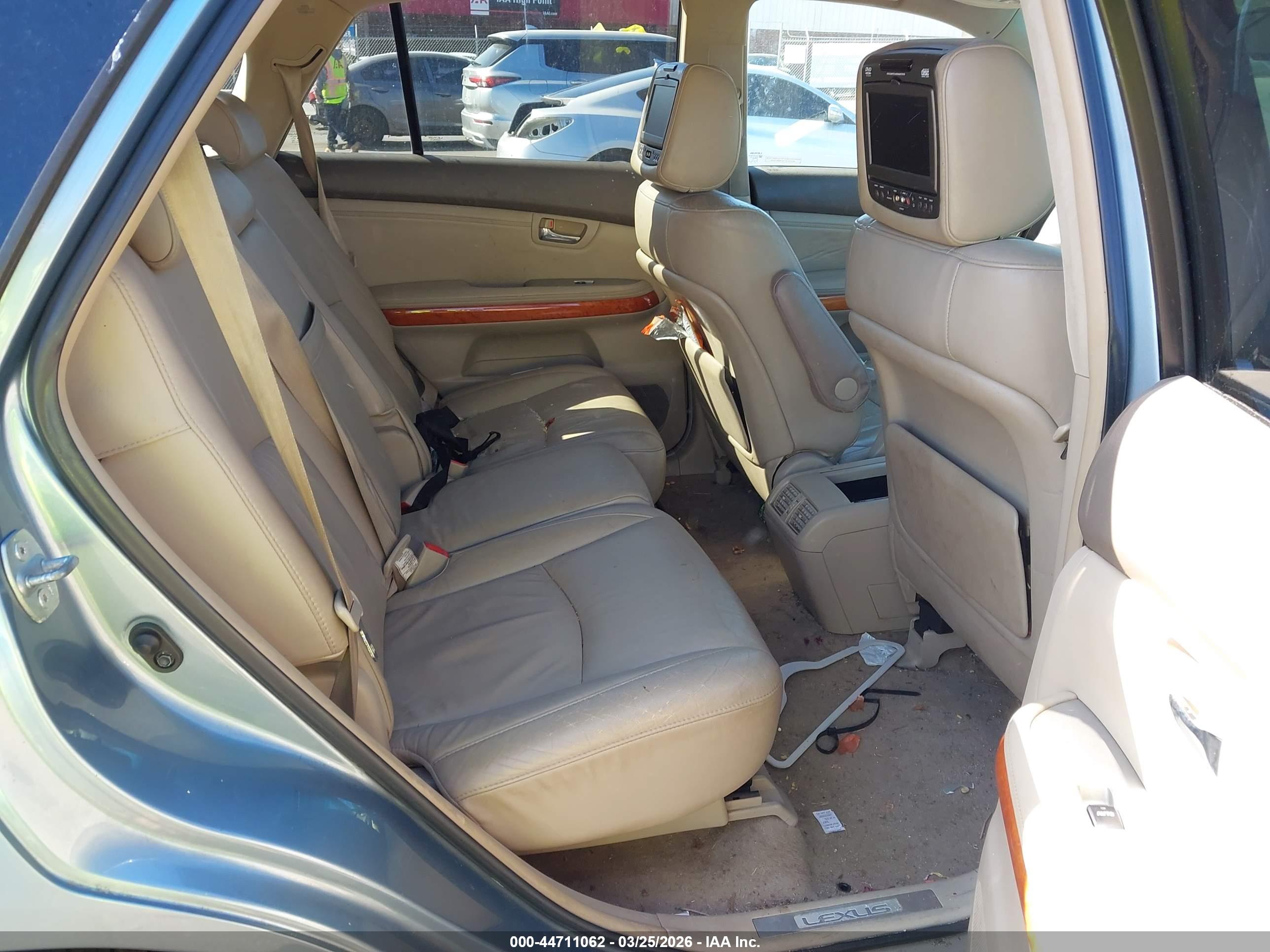 LEXUS RX image 8