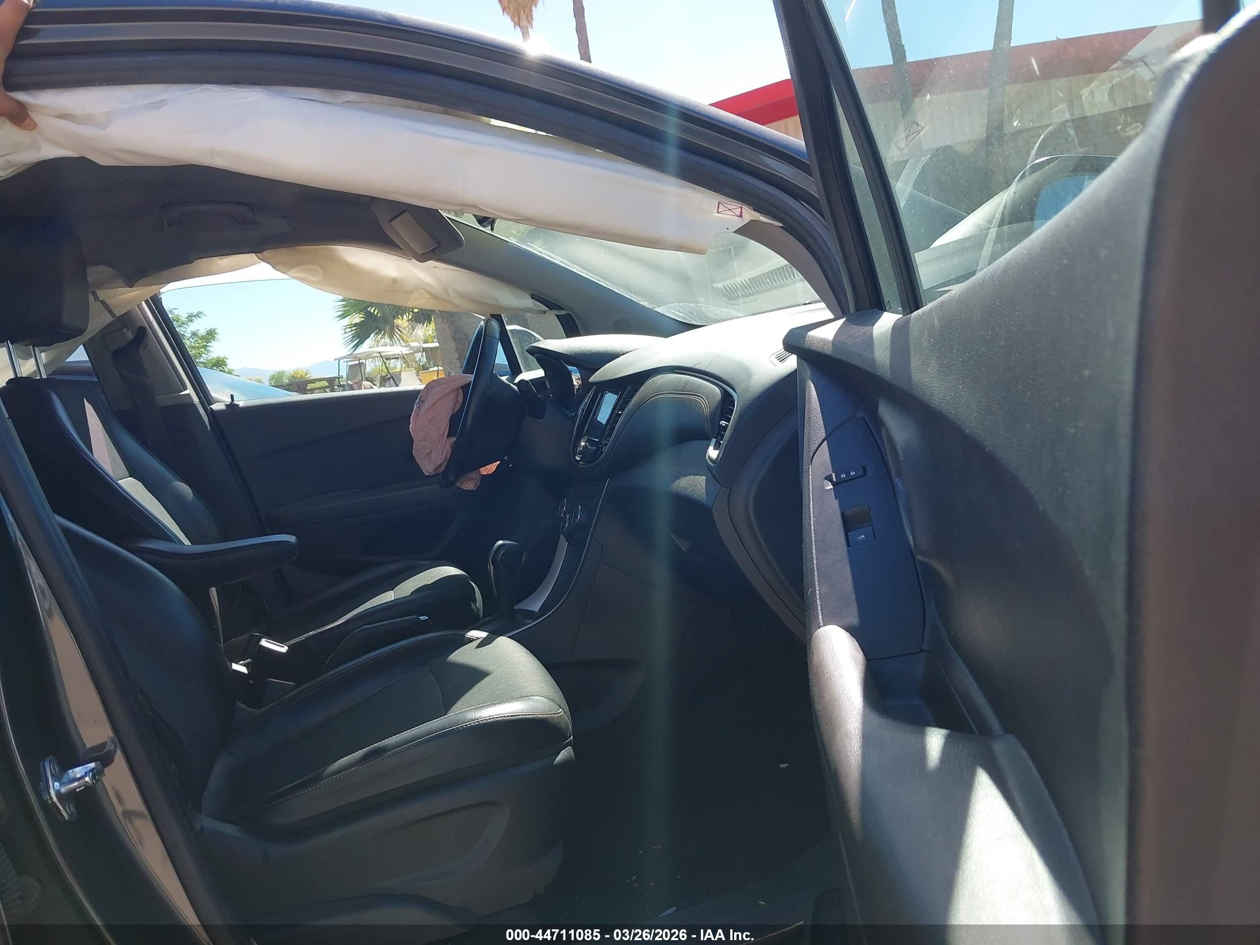 CHEVROLET TRAX image 5