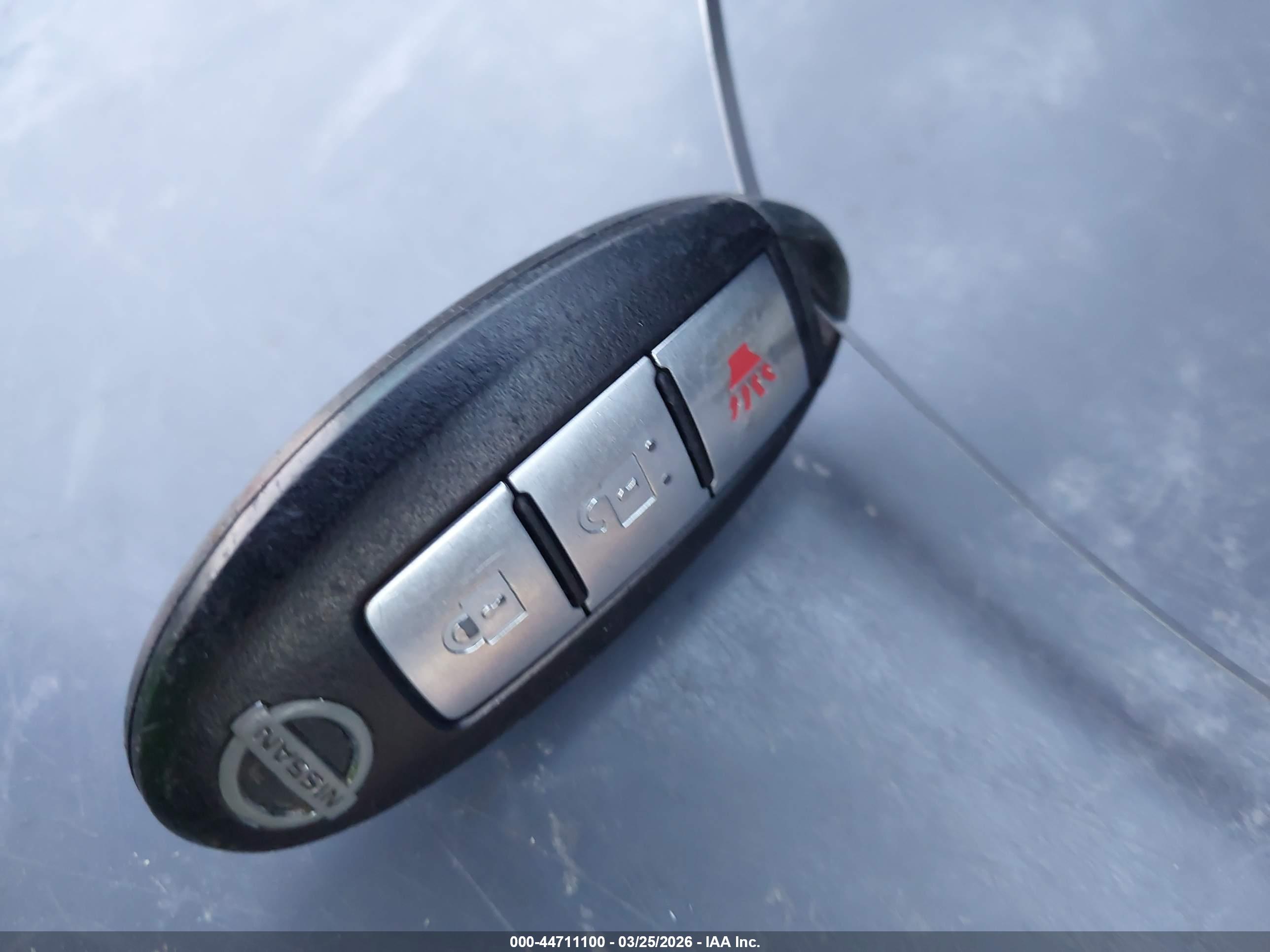 NISSAN ROGUE image 11