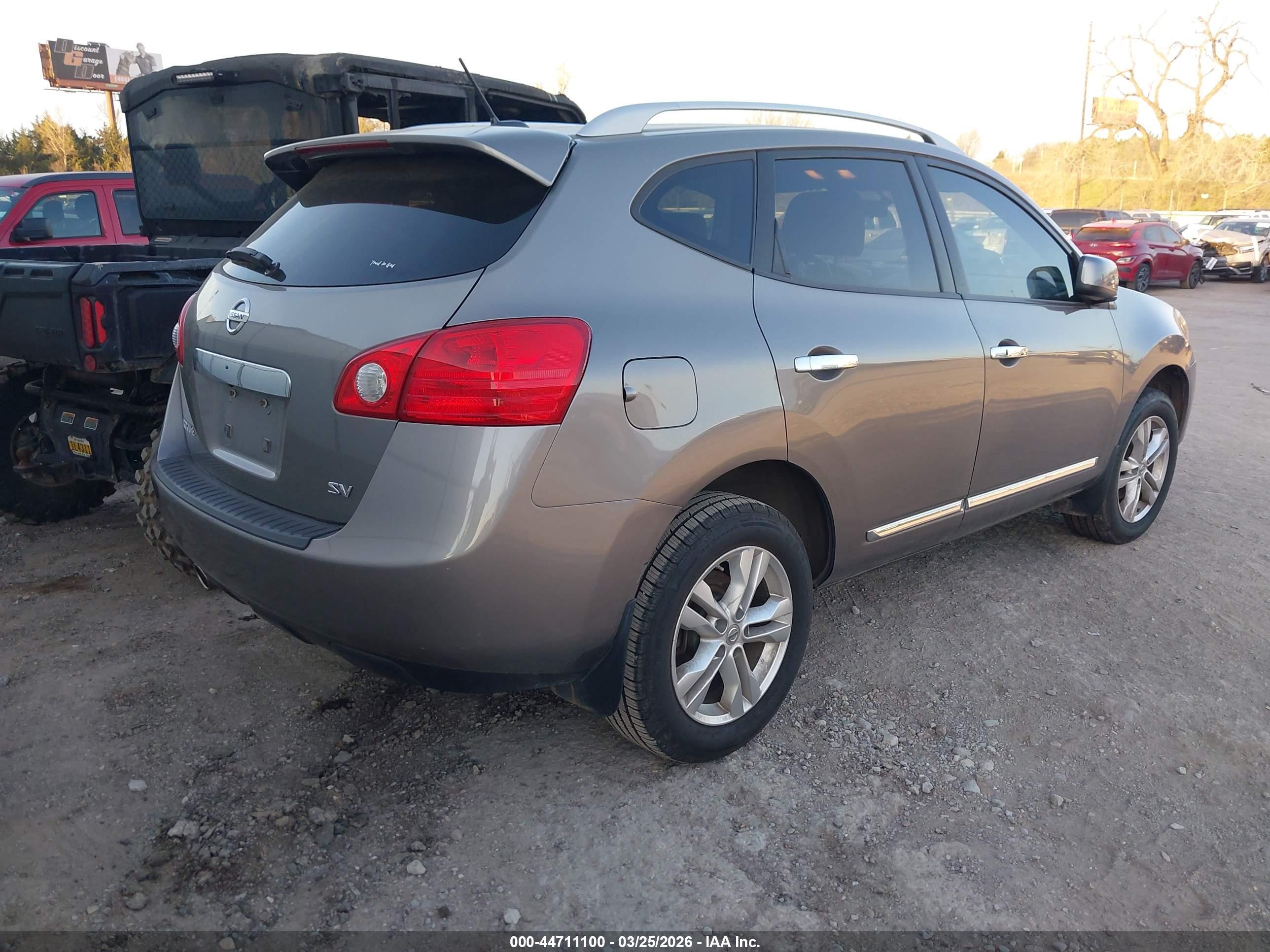 NISSAN ROGUE image 4