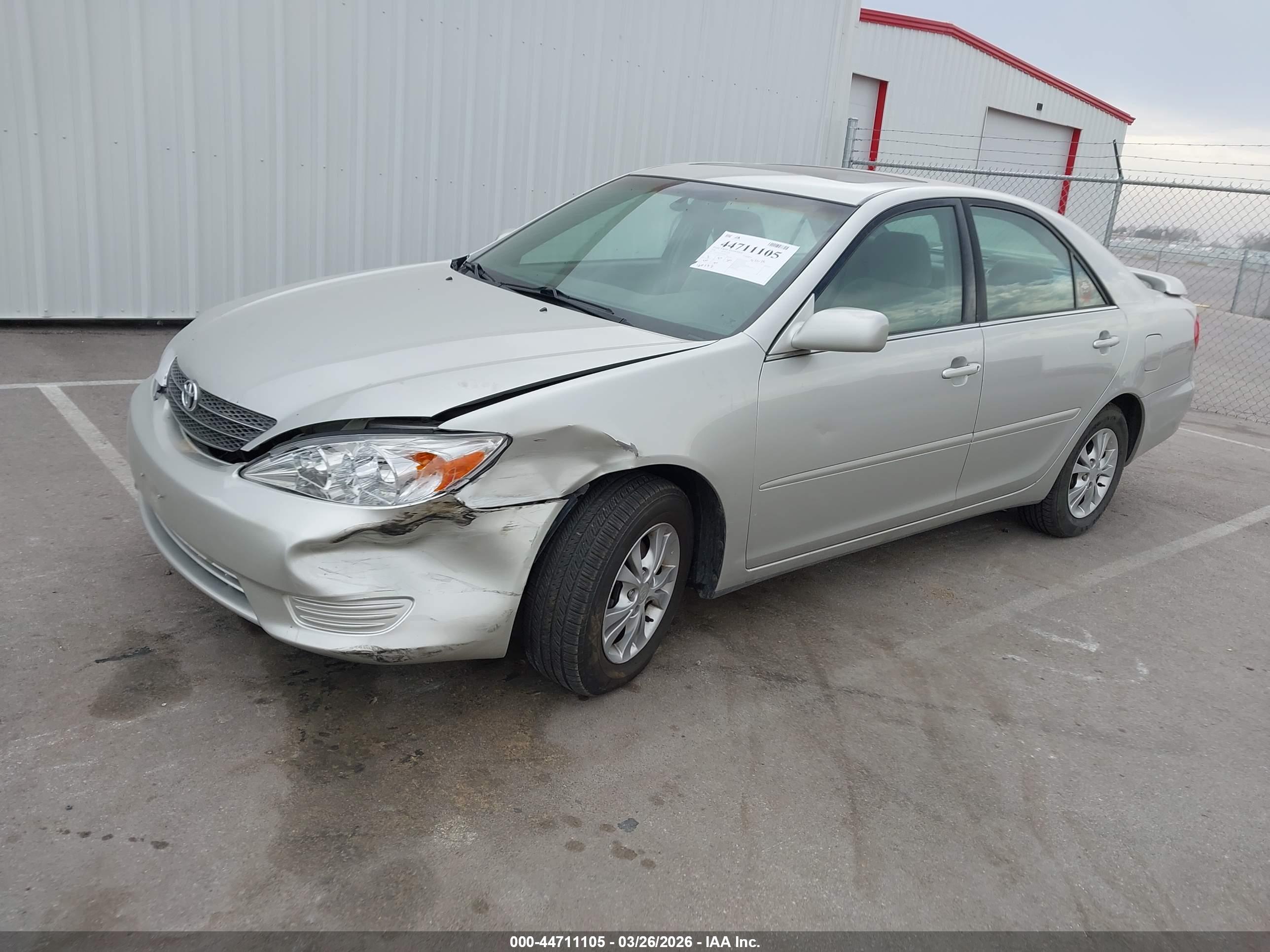 TOYOTA CAMRY image 2