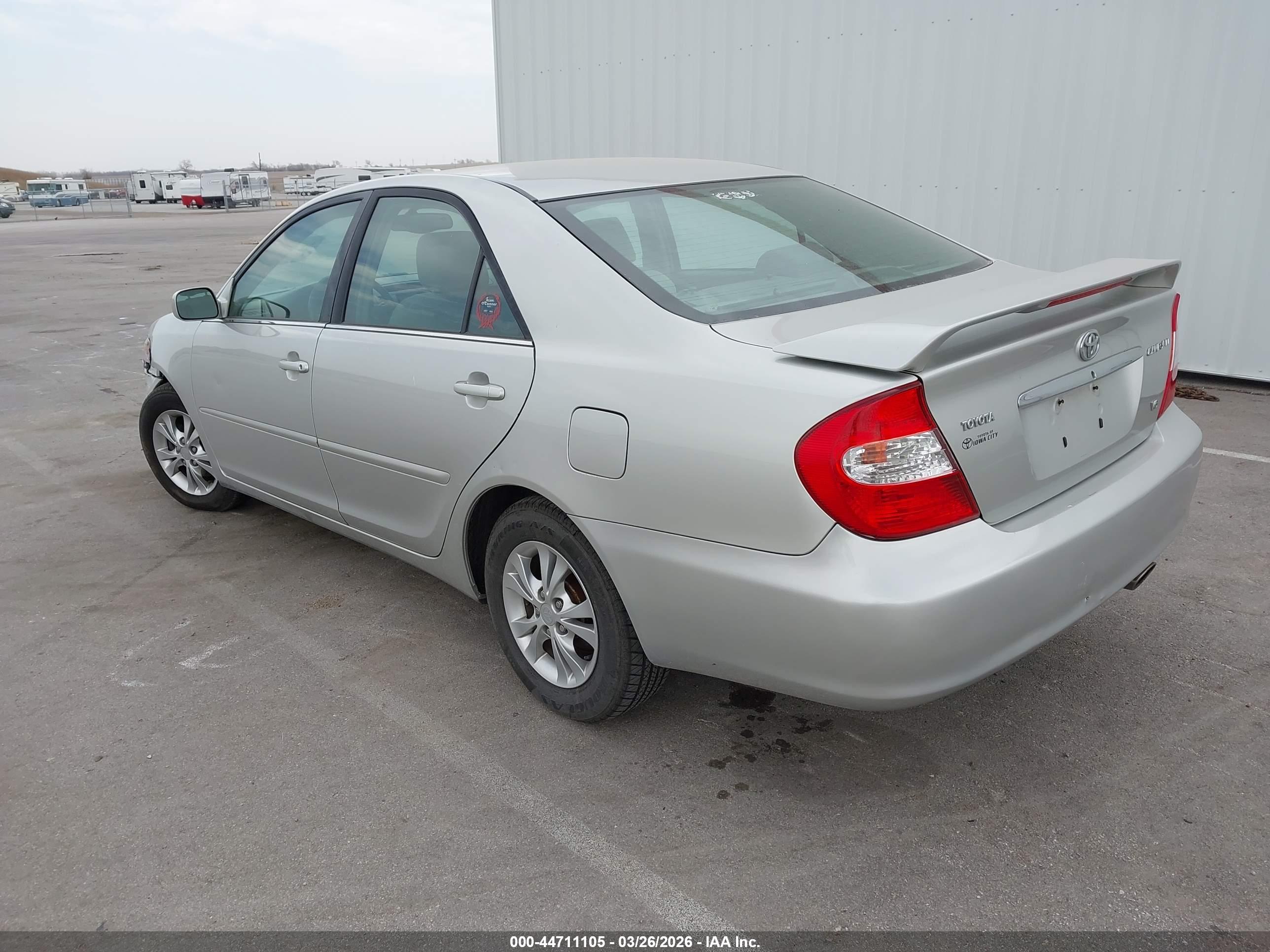 TOYOTA CAMRY image 3