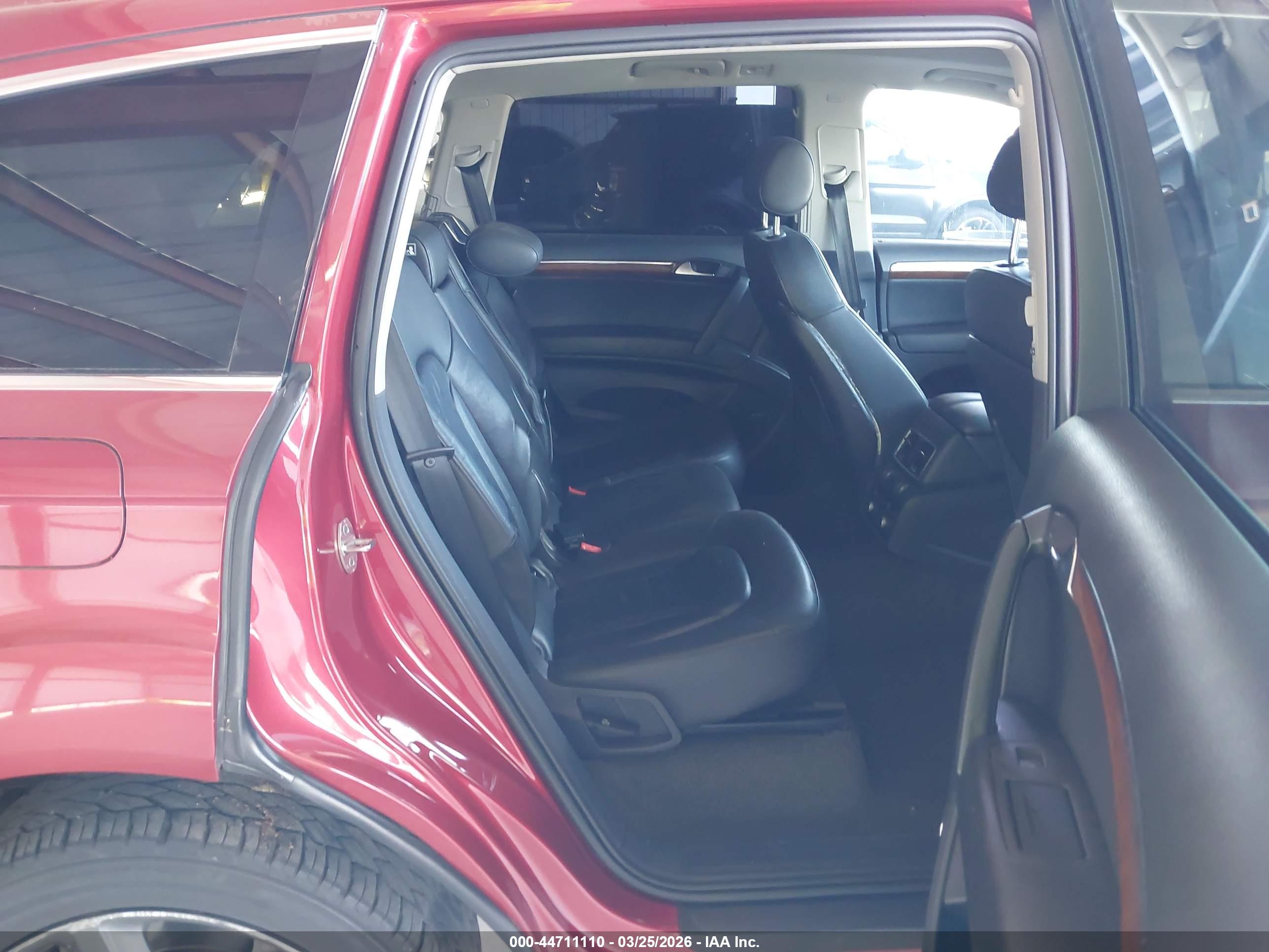 AUDI Q7 image 8