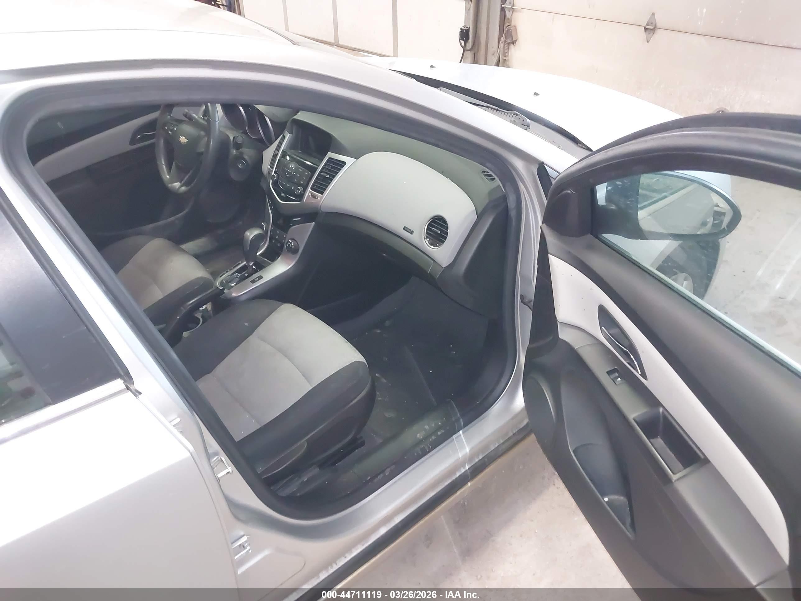 CHEVROLET CRUZE image 5