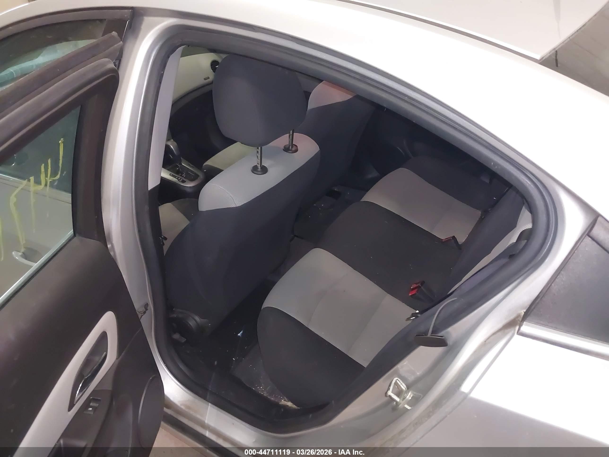 CHEVROLET CRUZE image 8