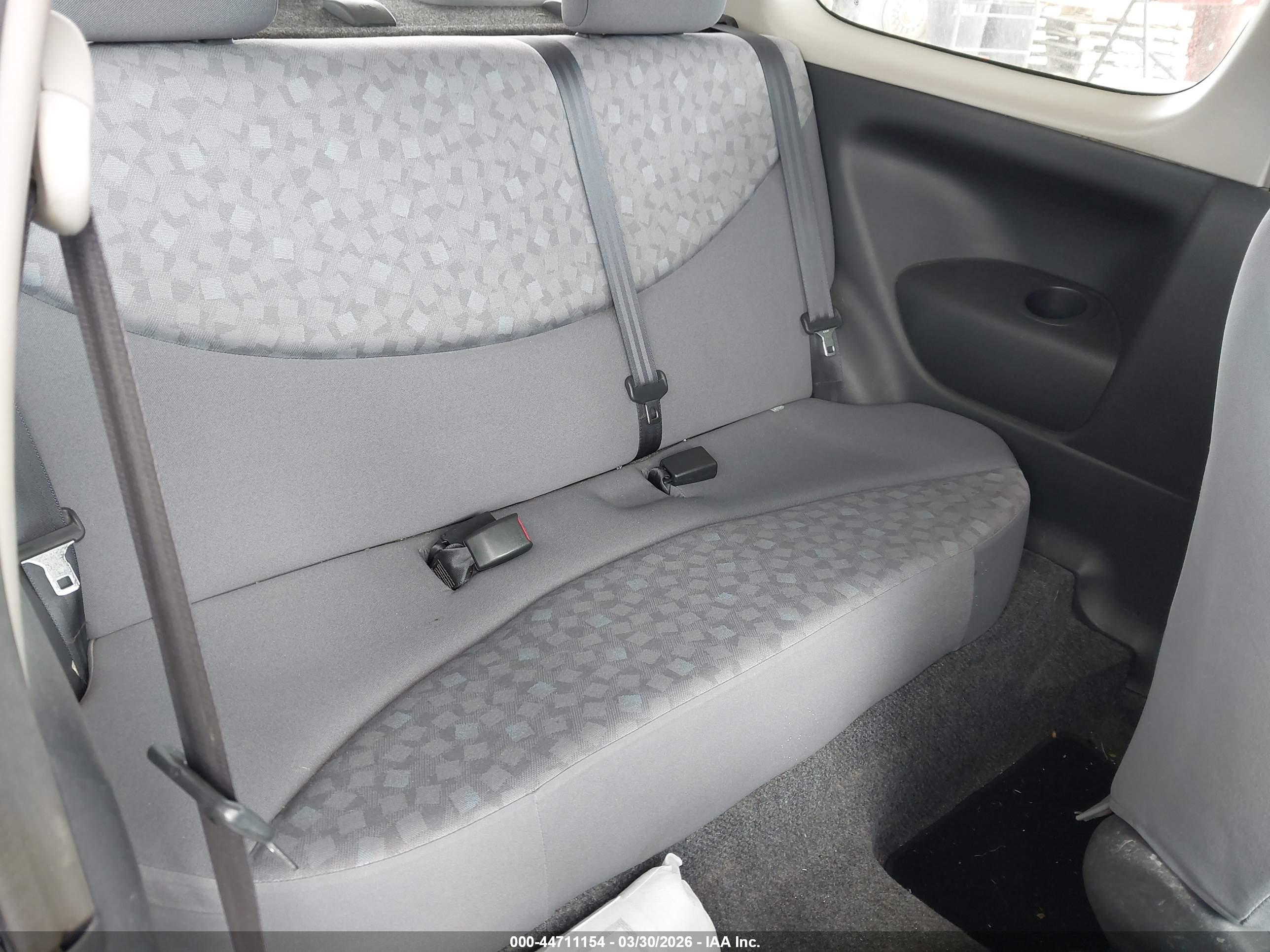 TOYOTA ECHO image 8