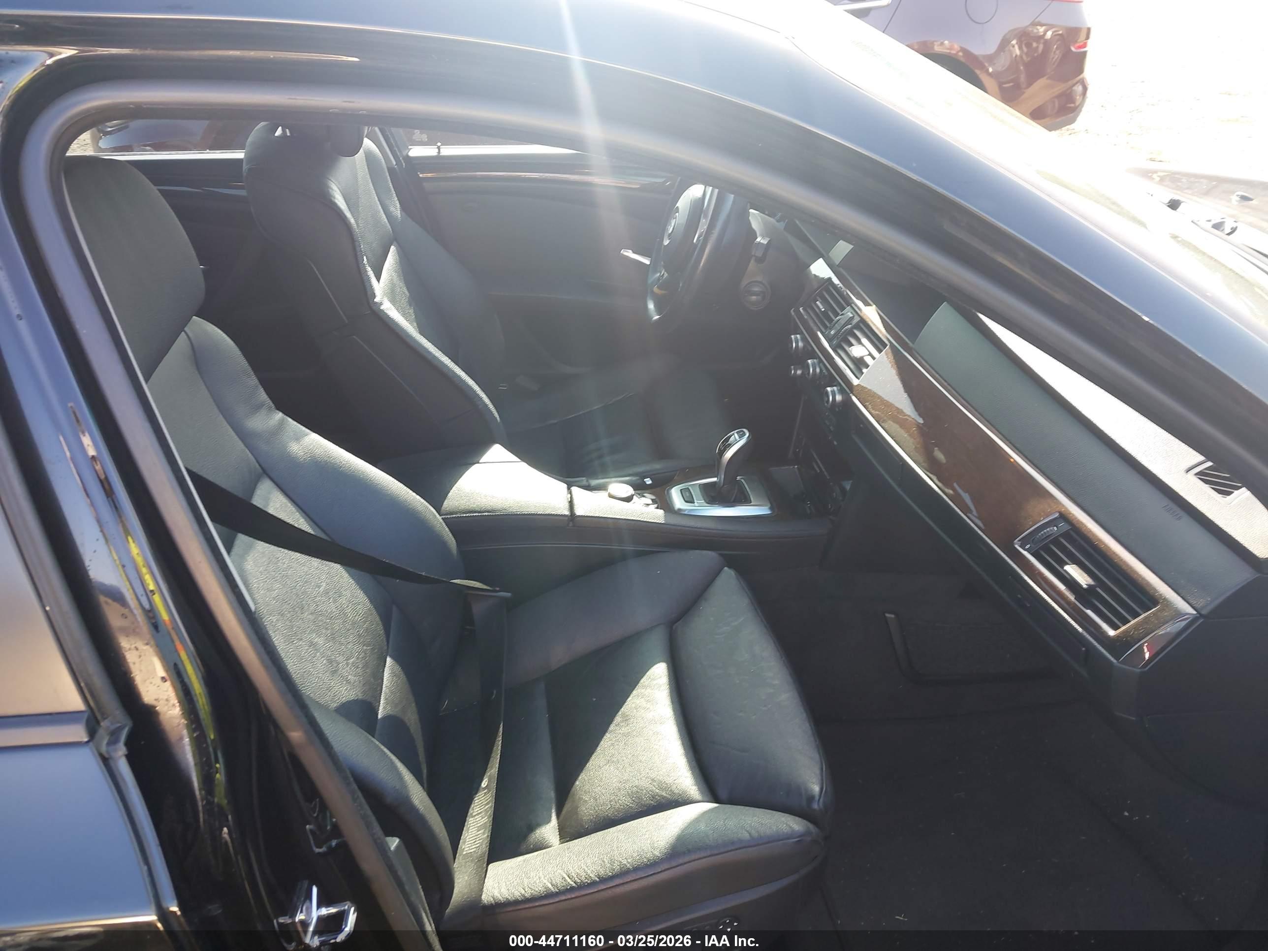 BMW 550I image 5