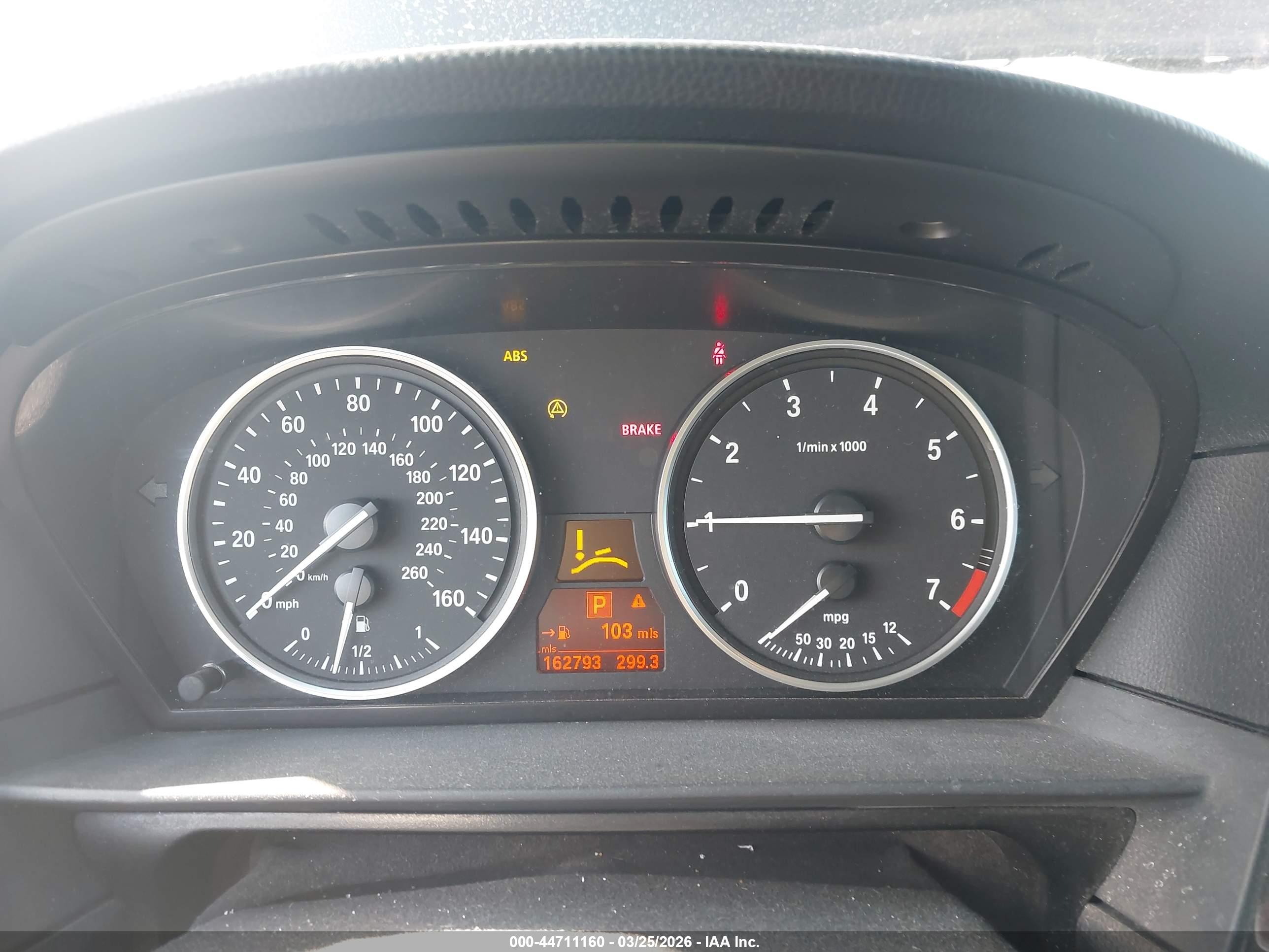 BMW 550I image 7