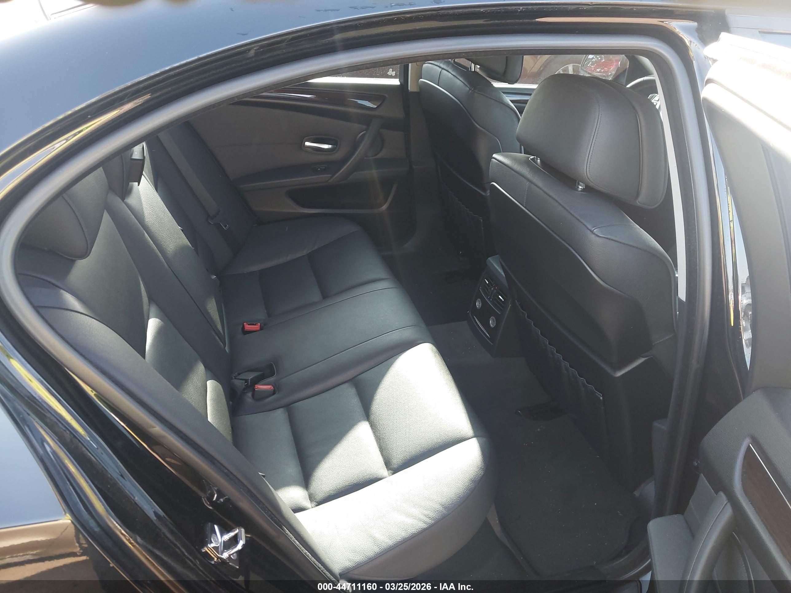 BMW 550I image 8