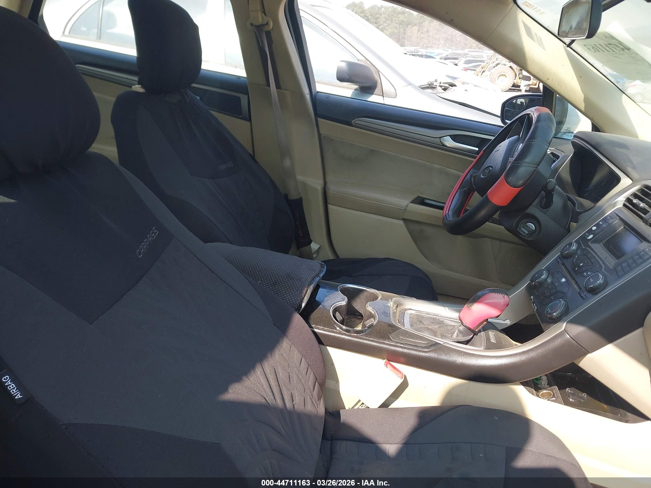 FORD FUSION image 5