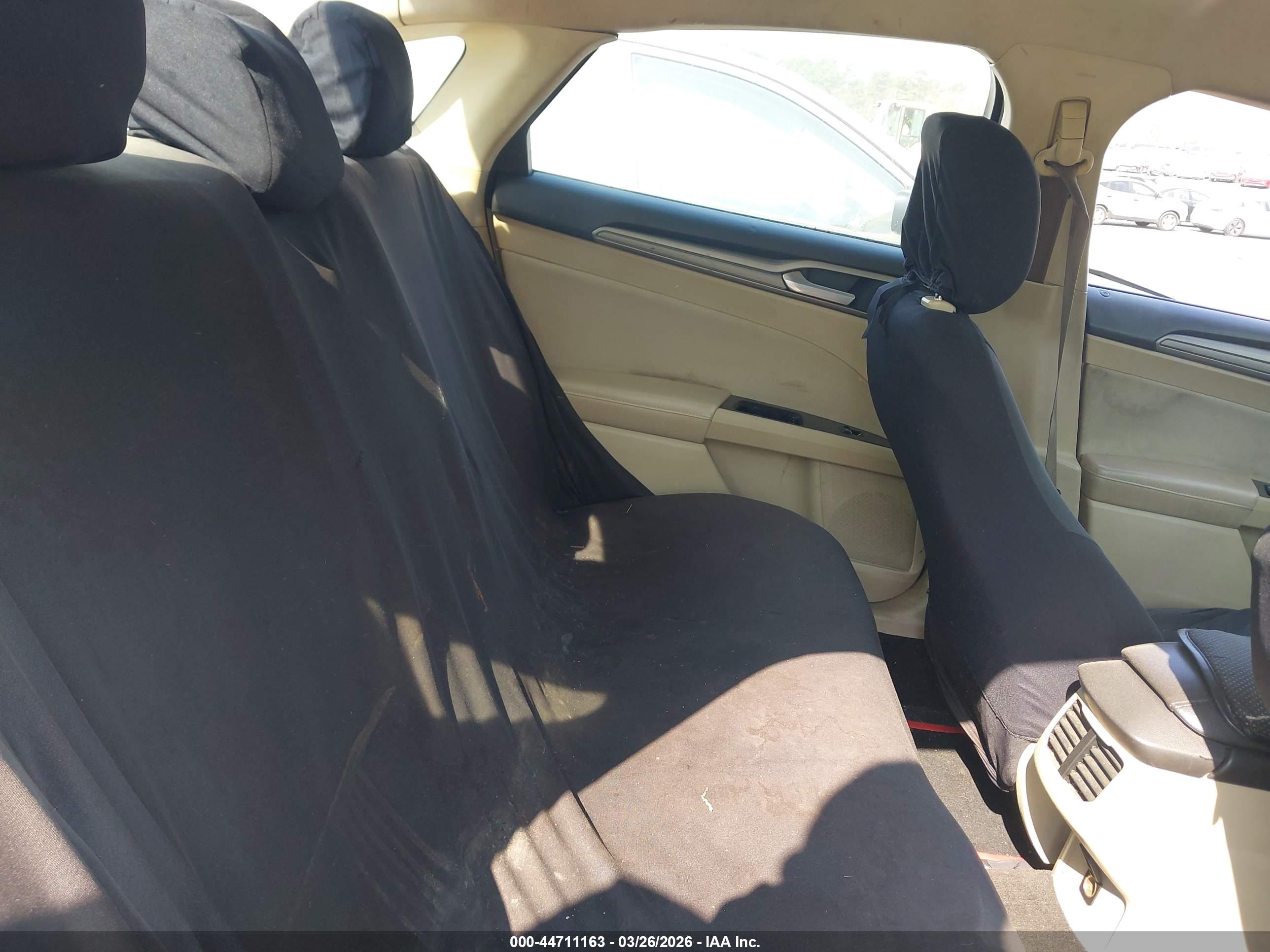 FORD FUSION image 8