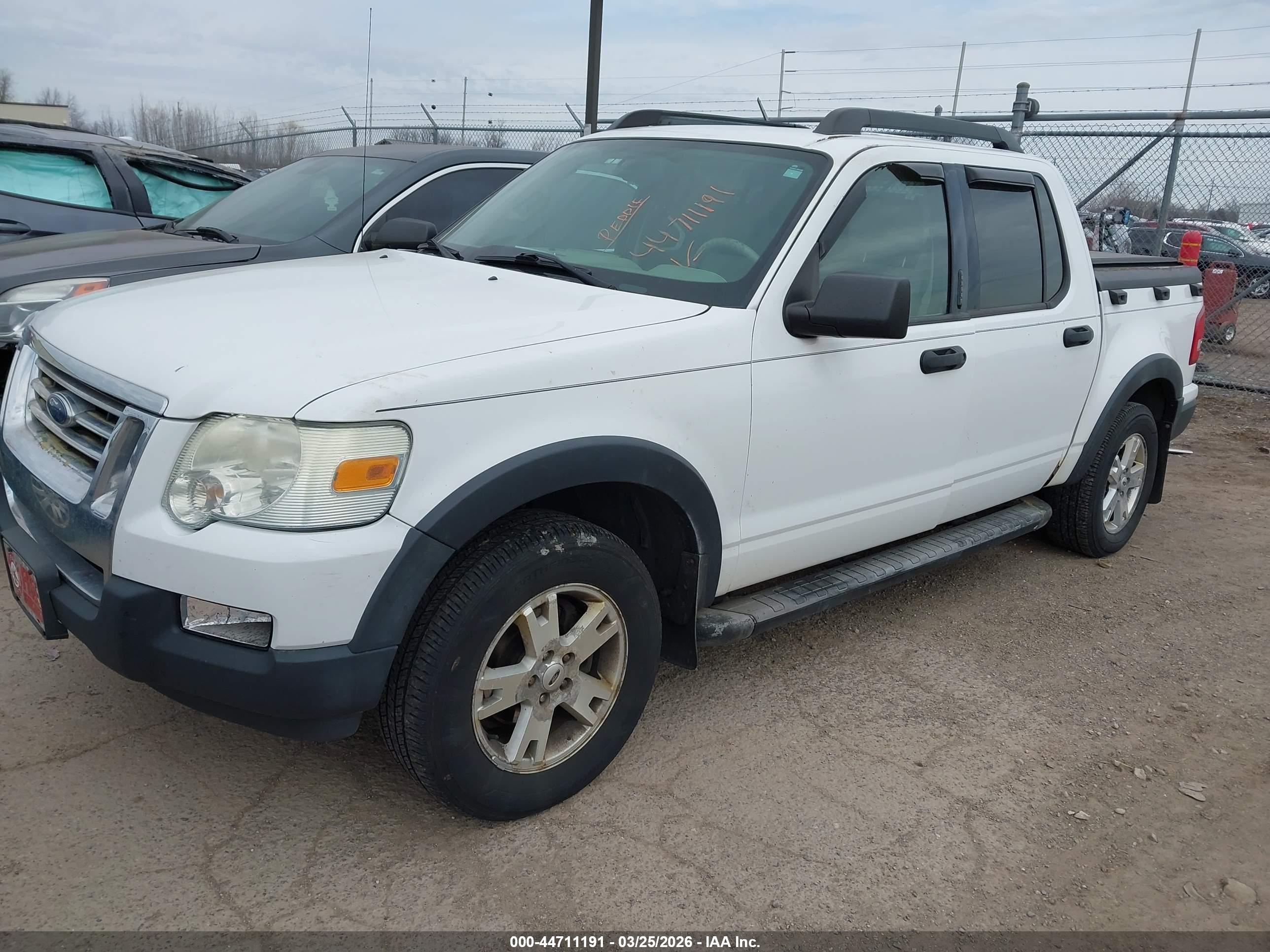 FORD EXPLORER image 2