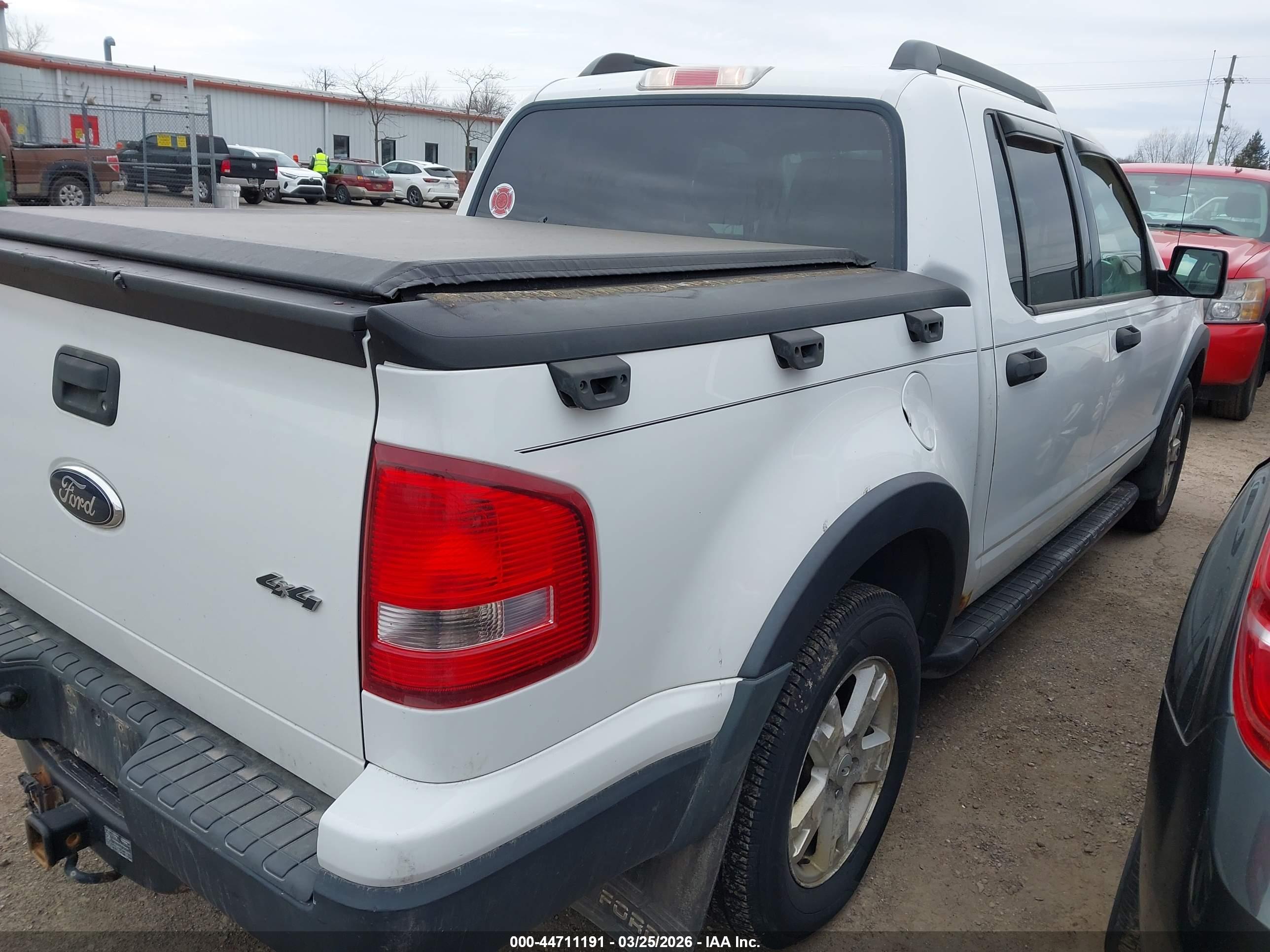 FORD EXPLORER image 4