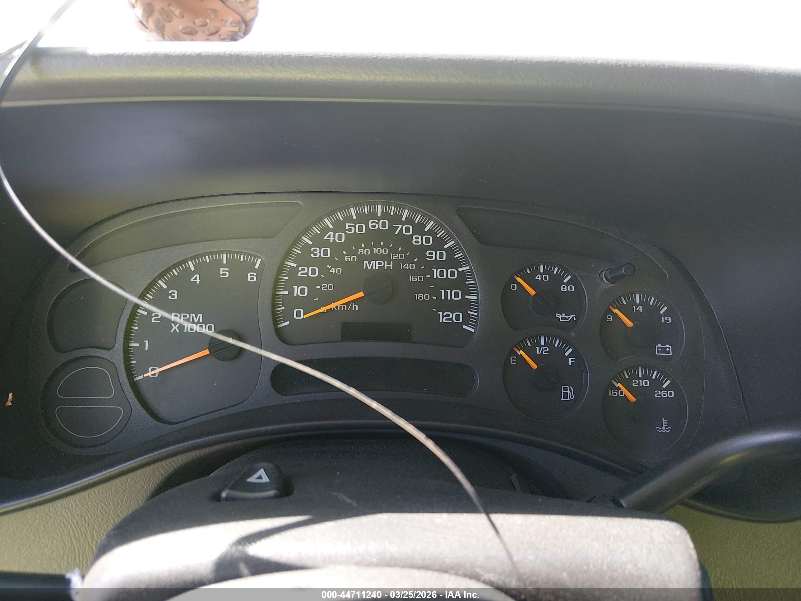 CHEVROLET SILVERADO image 7