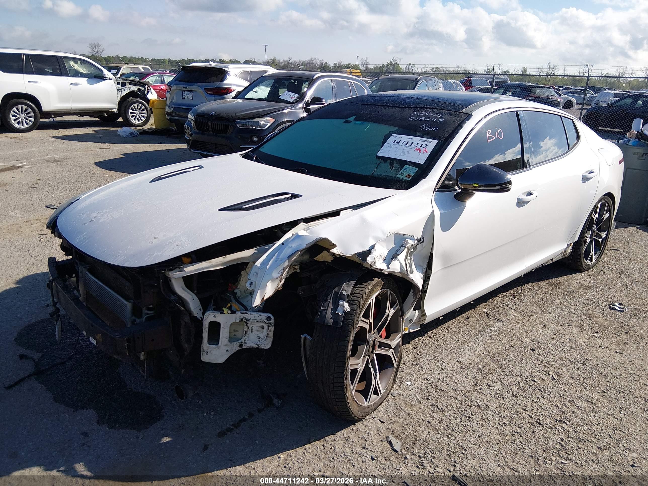 KIA STINGER image 2