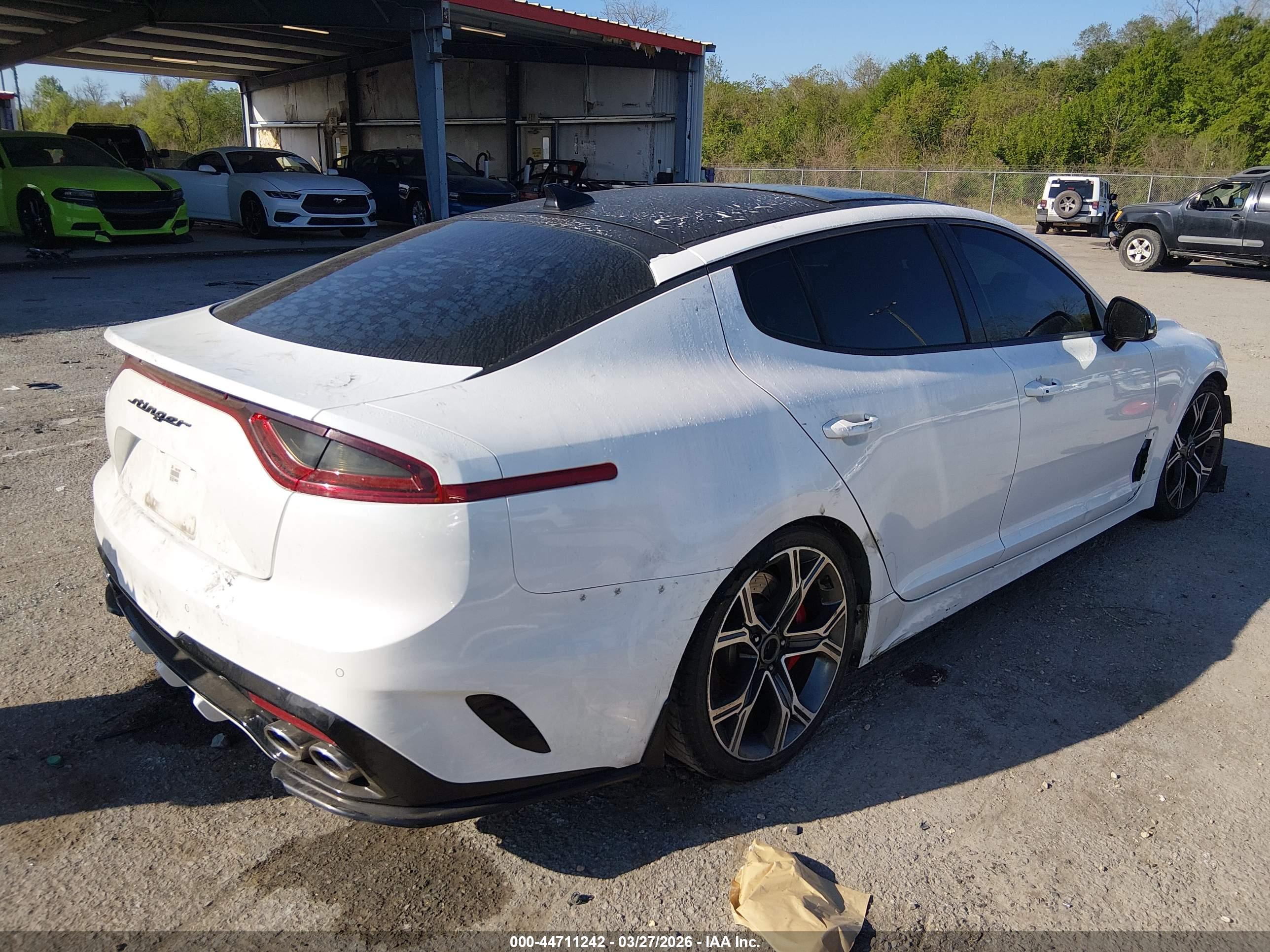 KIA STINGER image 4