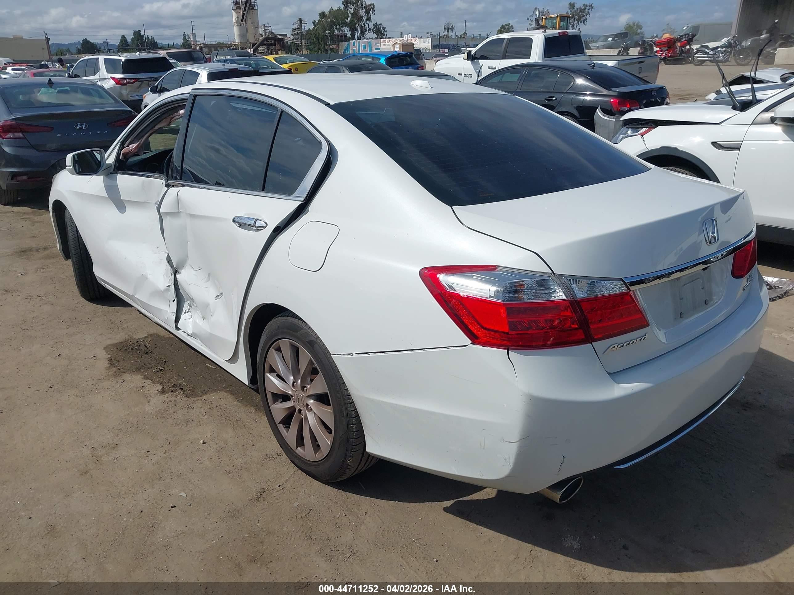 HONDA ACCORD image 3