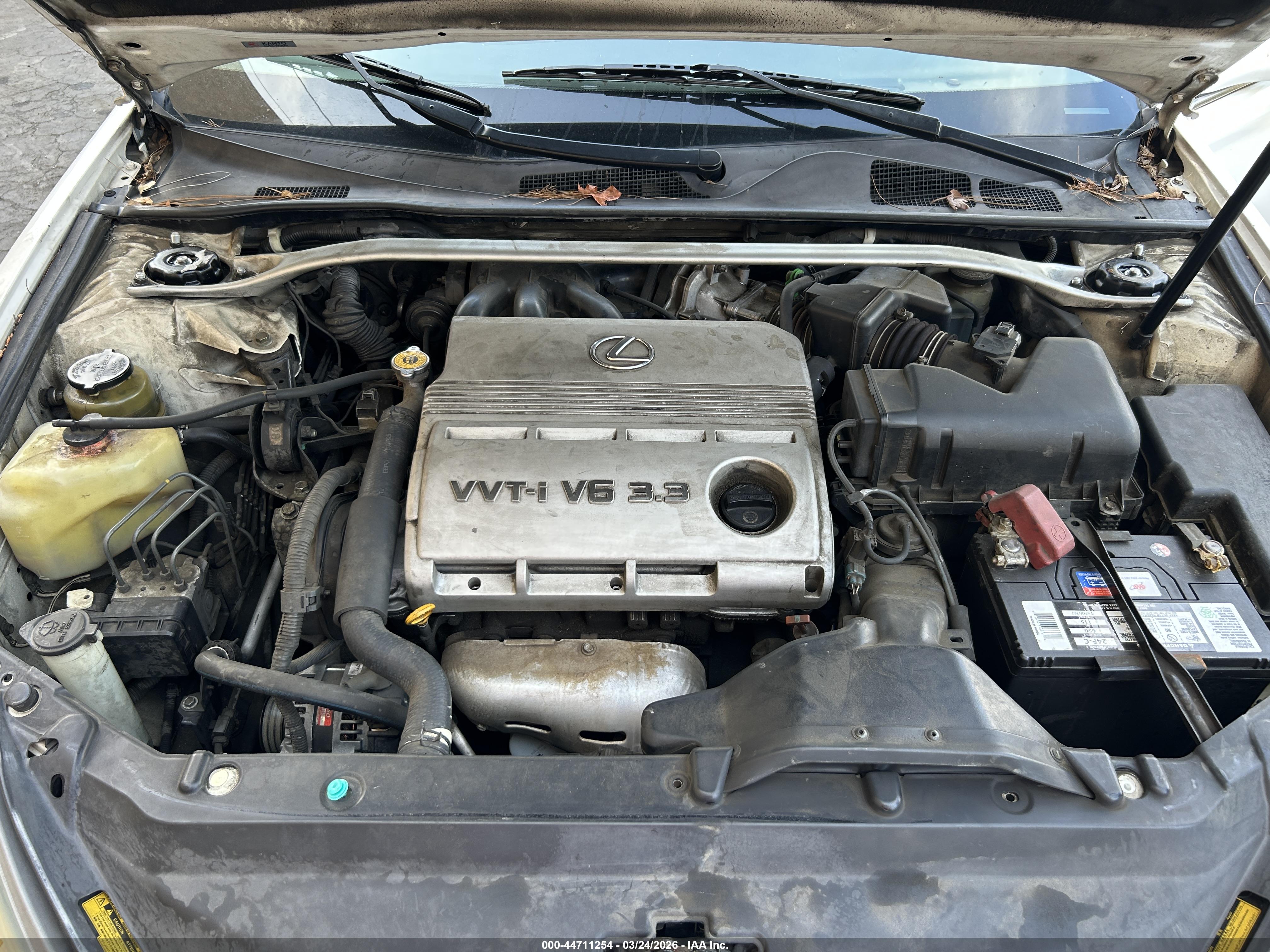 LEXUS ES image 10