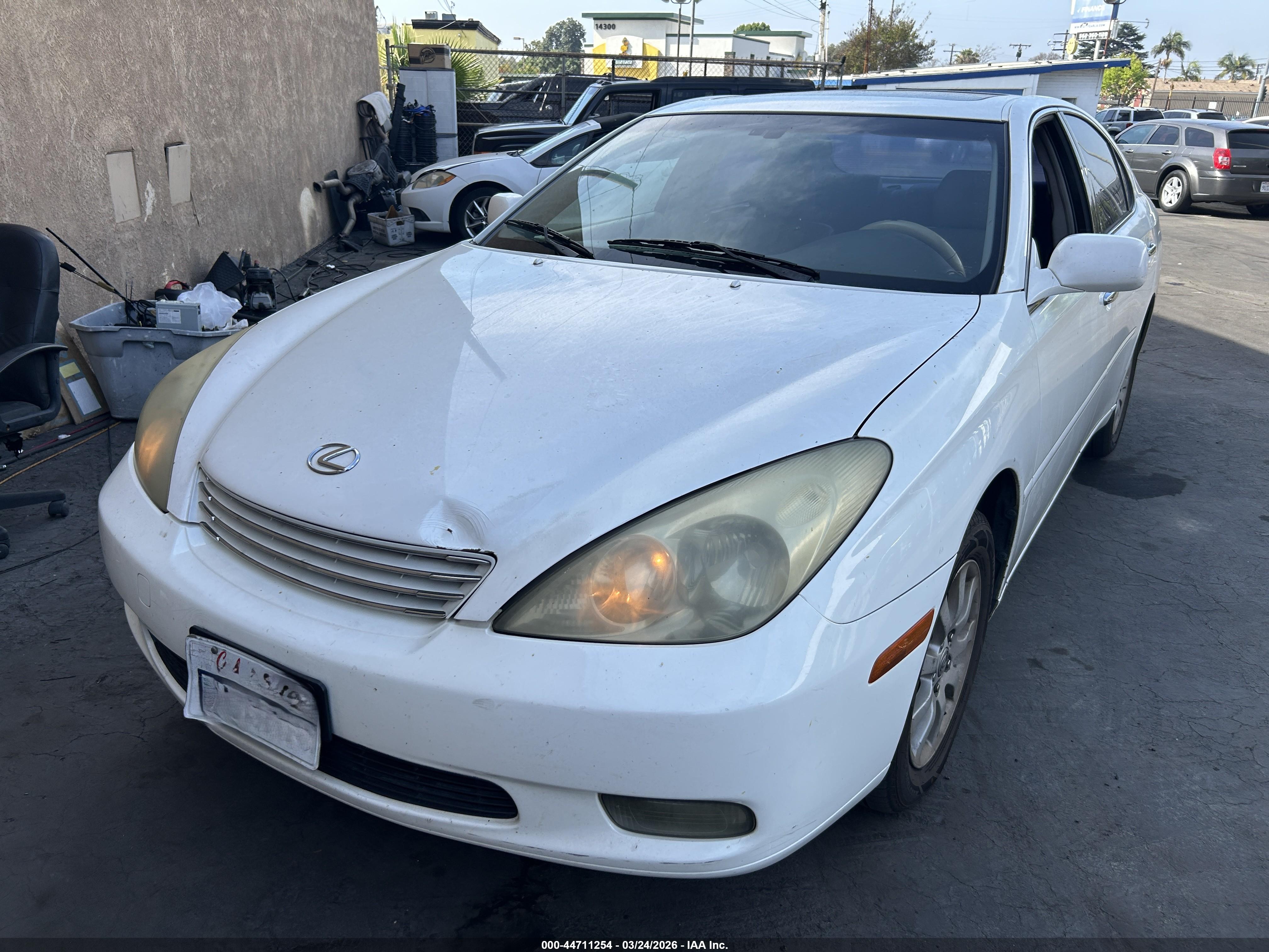 LEXUS ES image 2