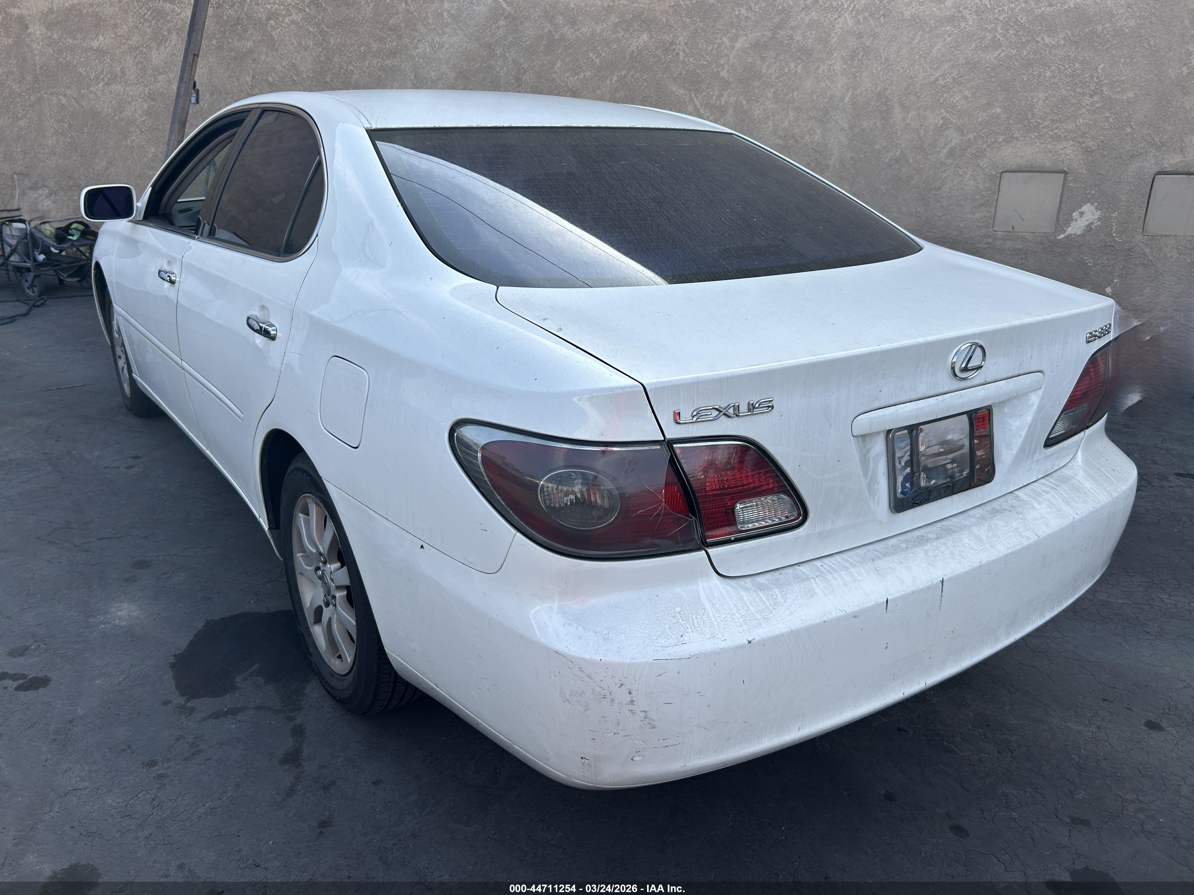 LEXUS ES image 3