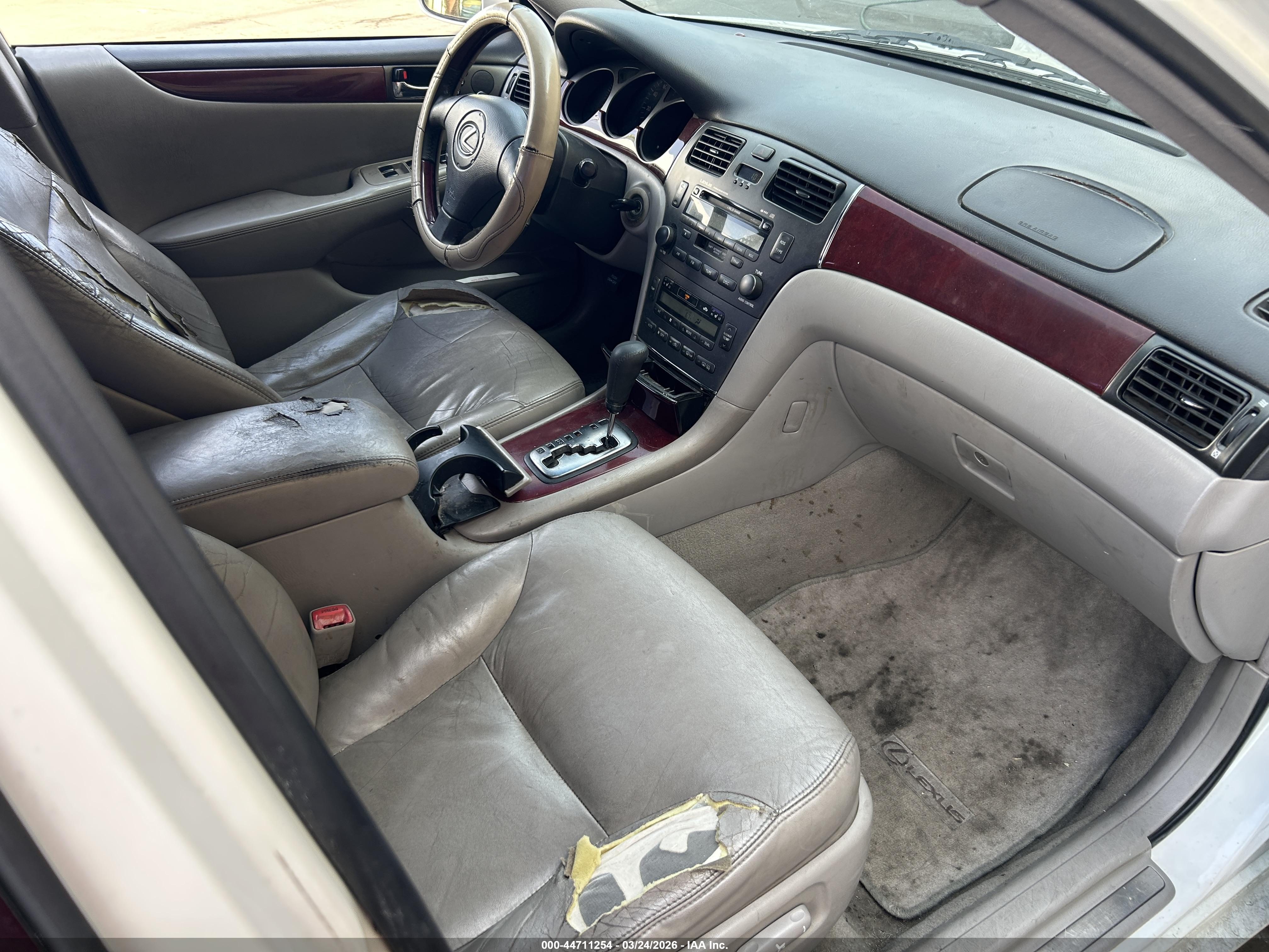 LEXUS ES image 5