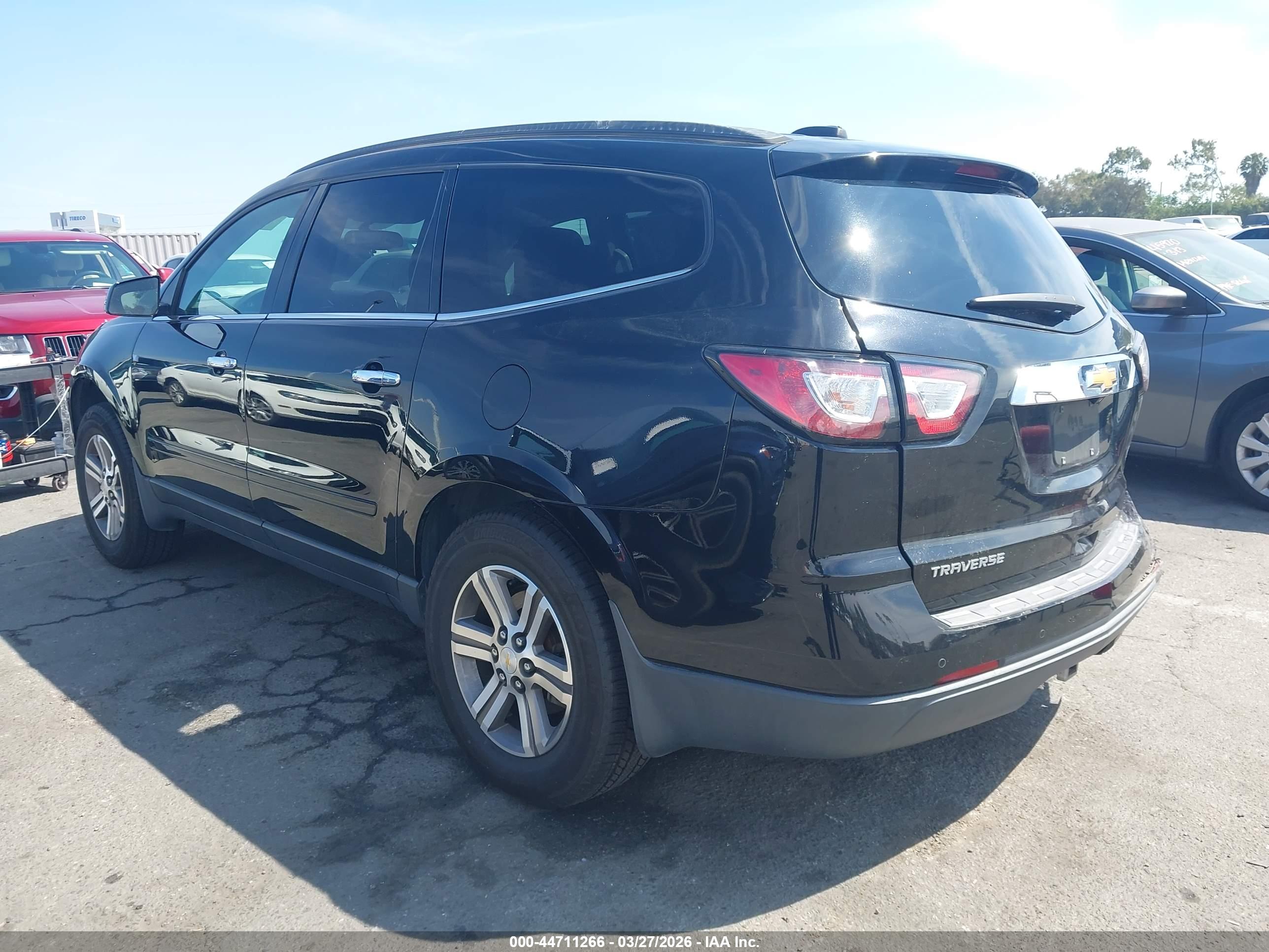 CHEVROLET TRAVERSE image 3
