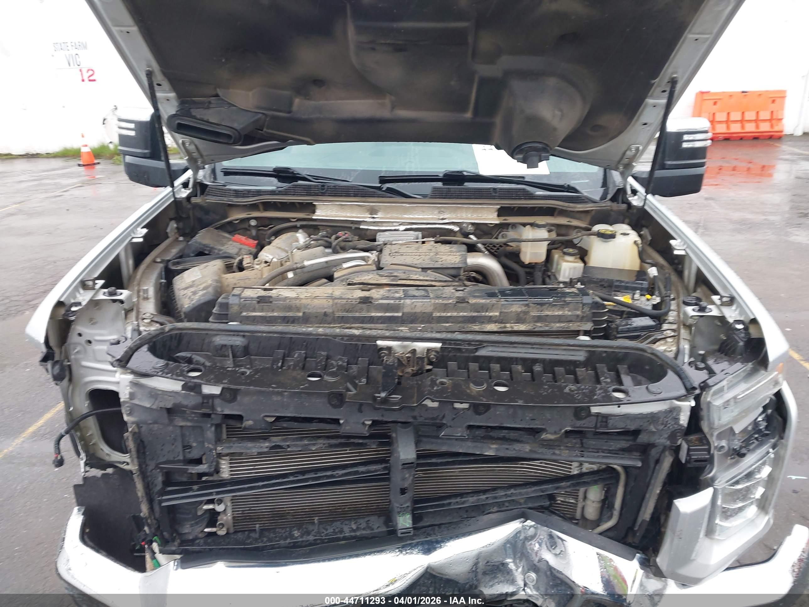 CHEVROLET SILVERADO image 10