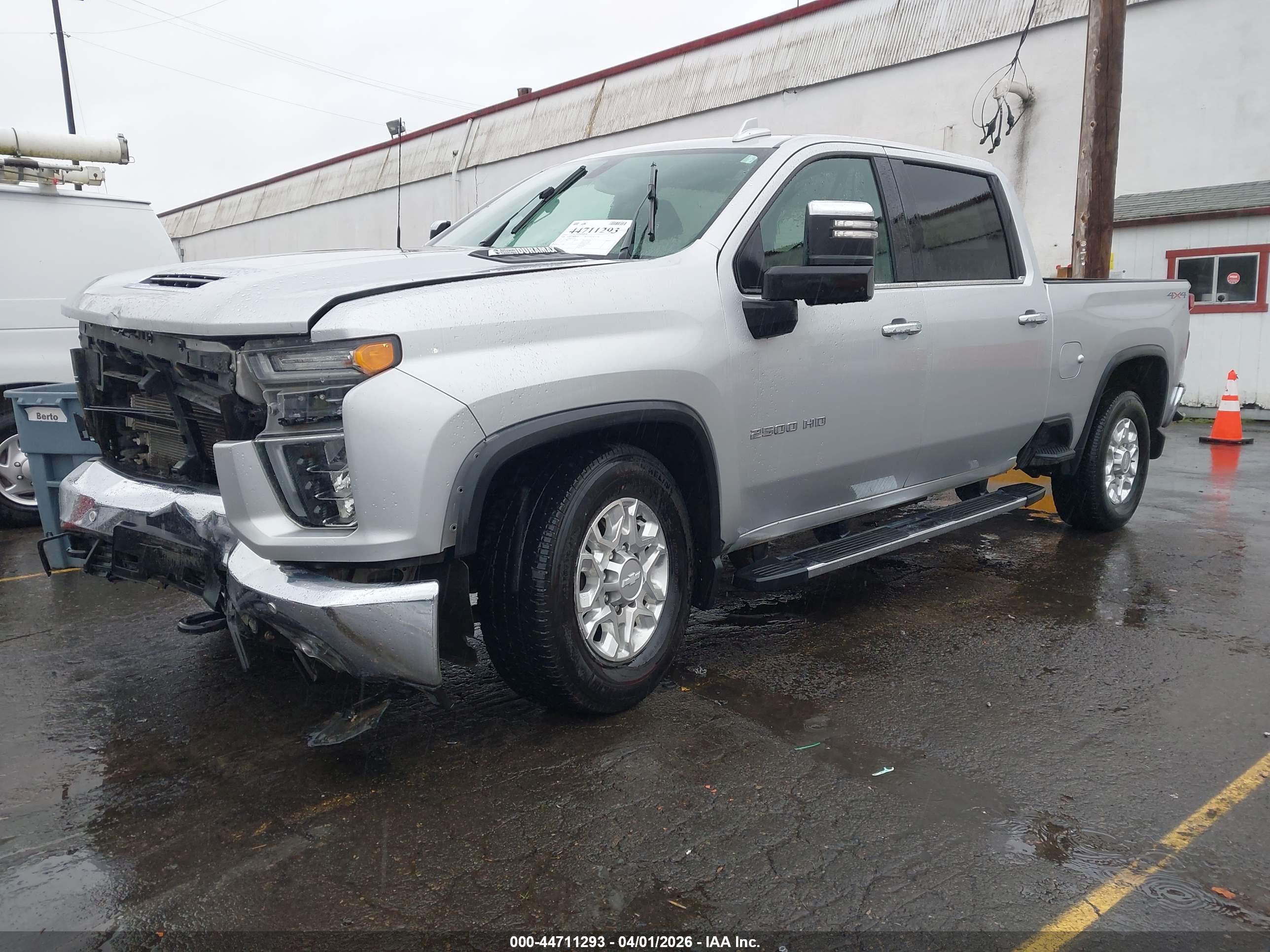CHEVROLET SILVERADO image 2