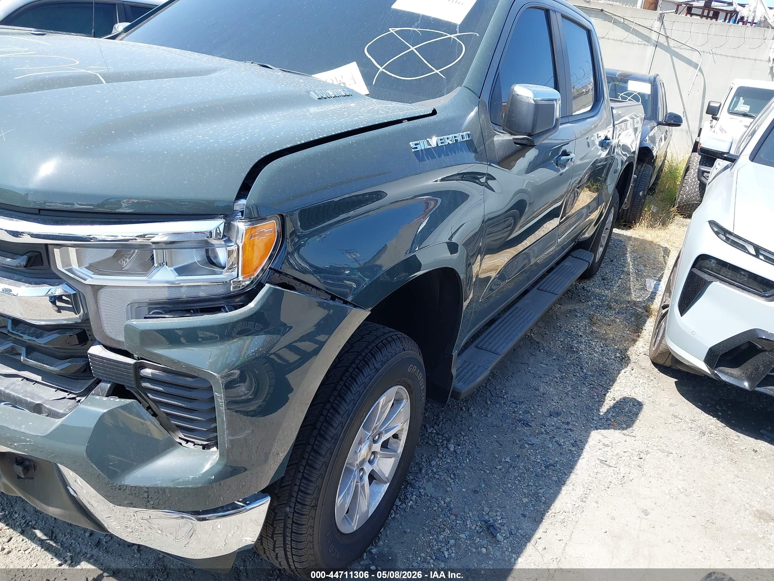 CHEVROLET SILVERADO image 2
