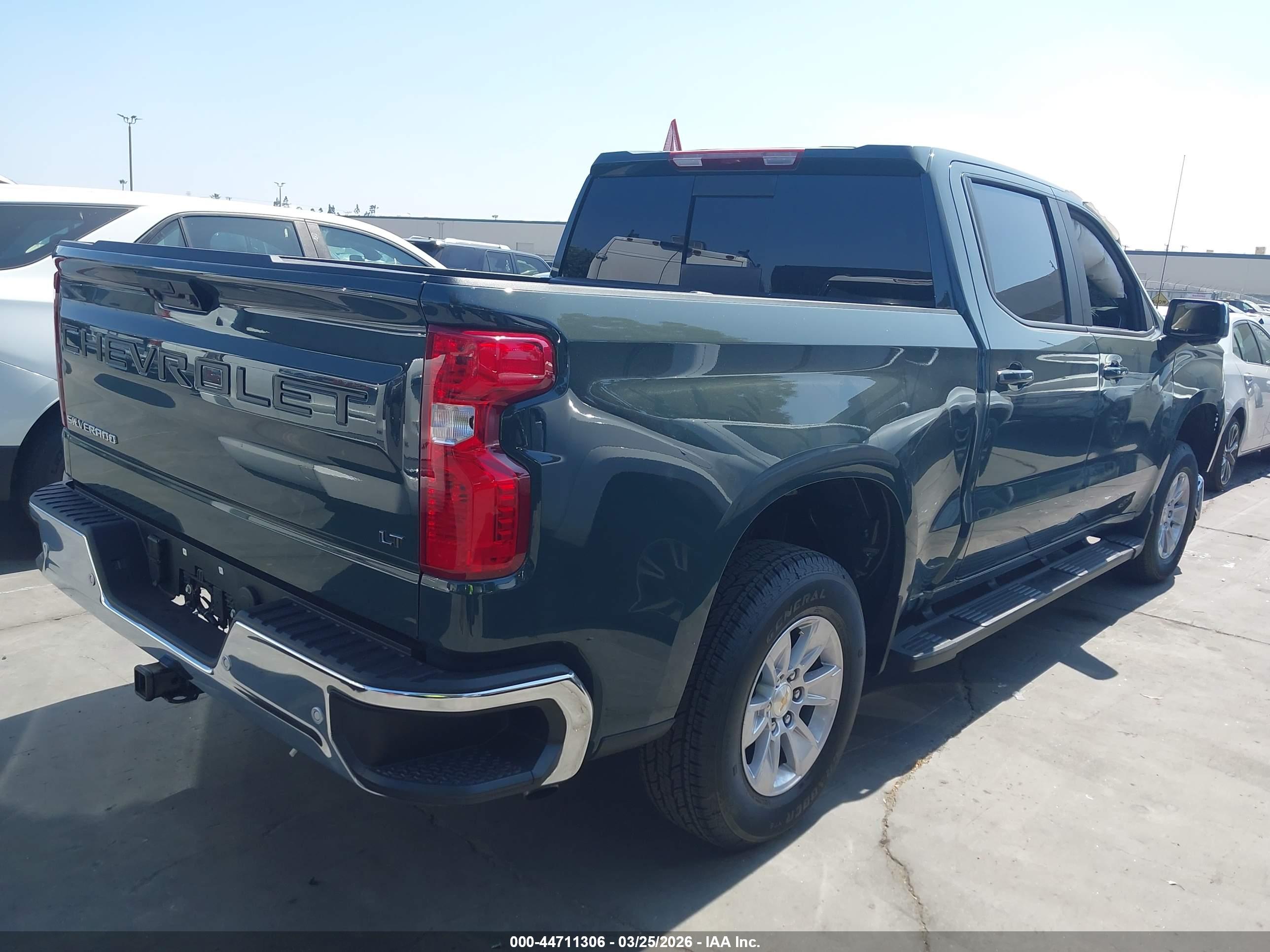 CHEVROLET SILVERADO image 4