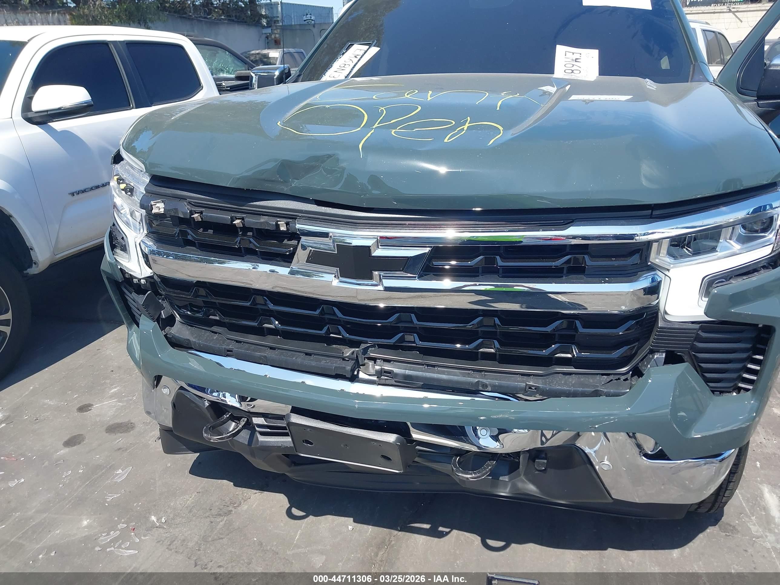 CHEVROLET SILVERADO image 6