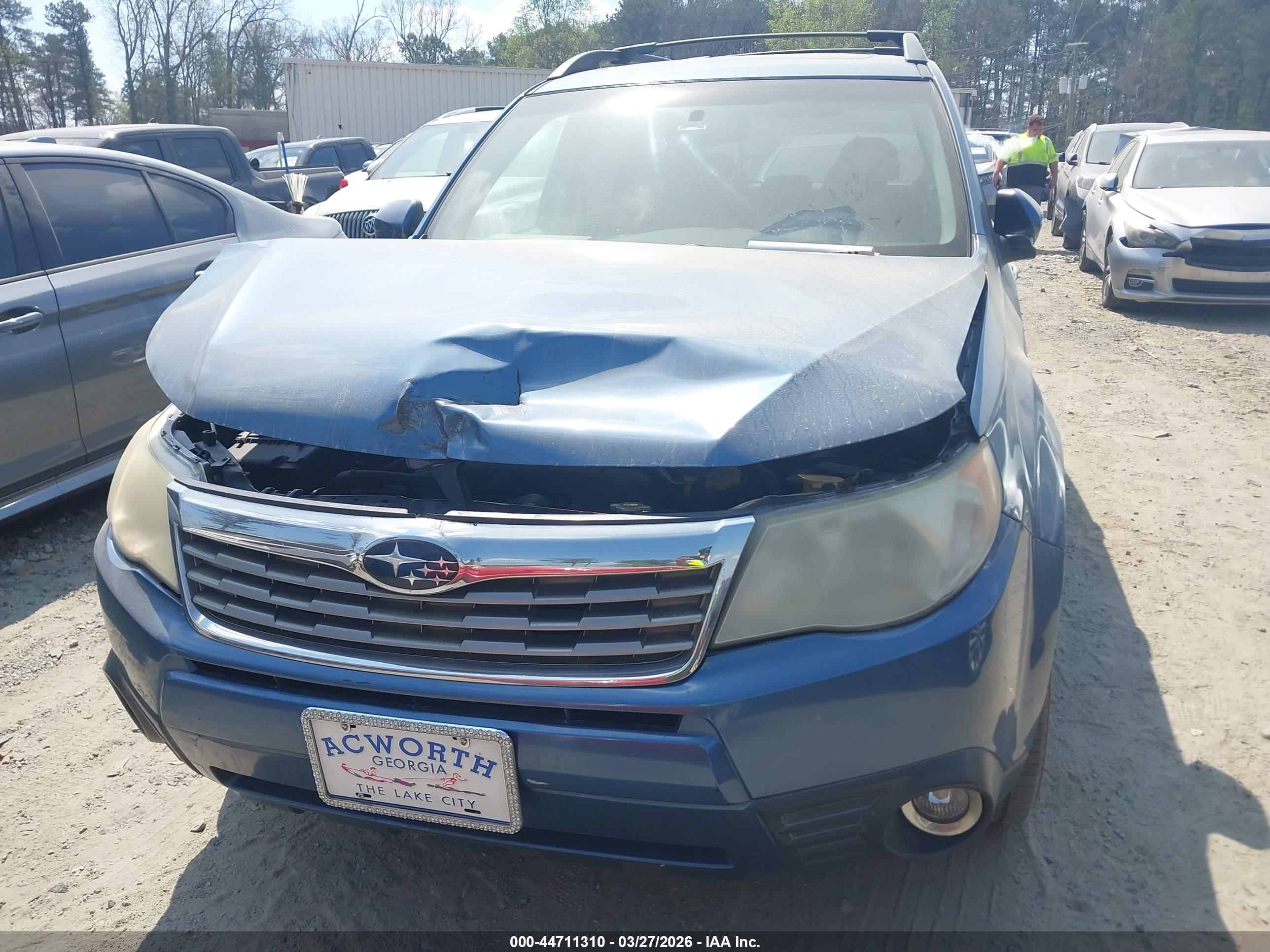 SUBARU FORESTER image 6