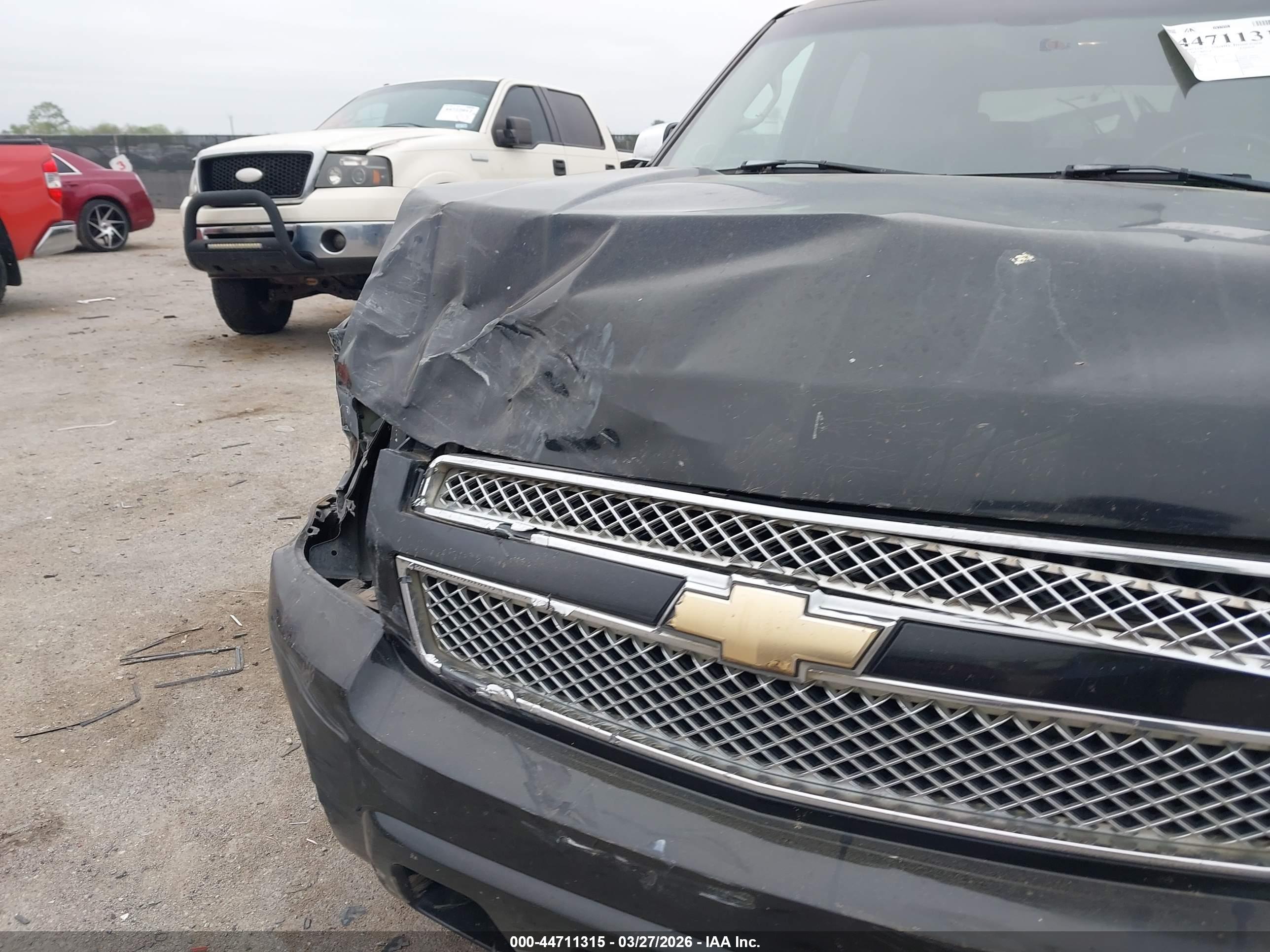 CHEVROLET TAHOE image 6