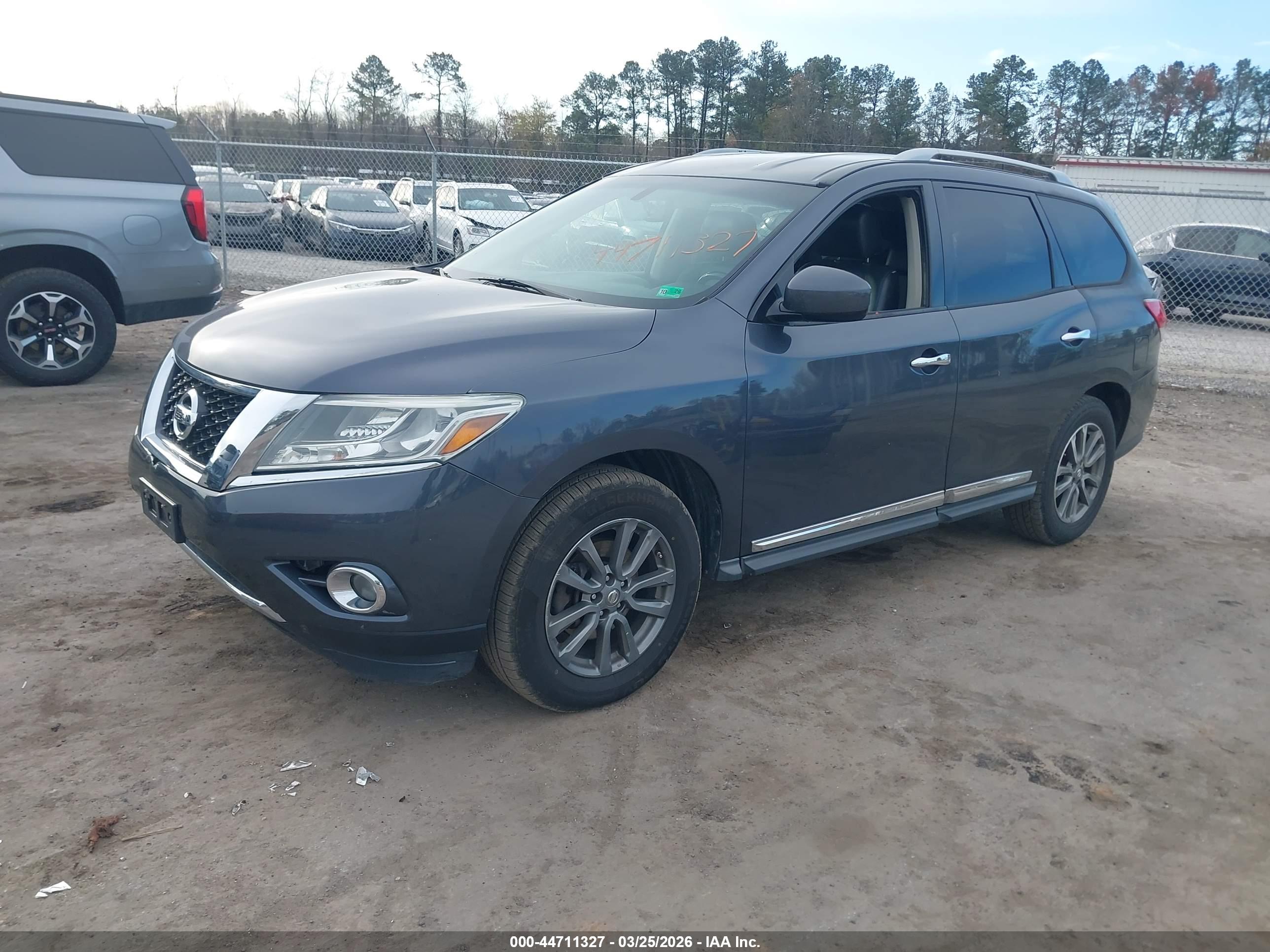 NISSAN PATHFINDER image 2
