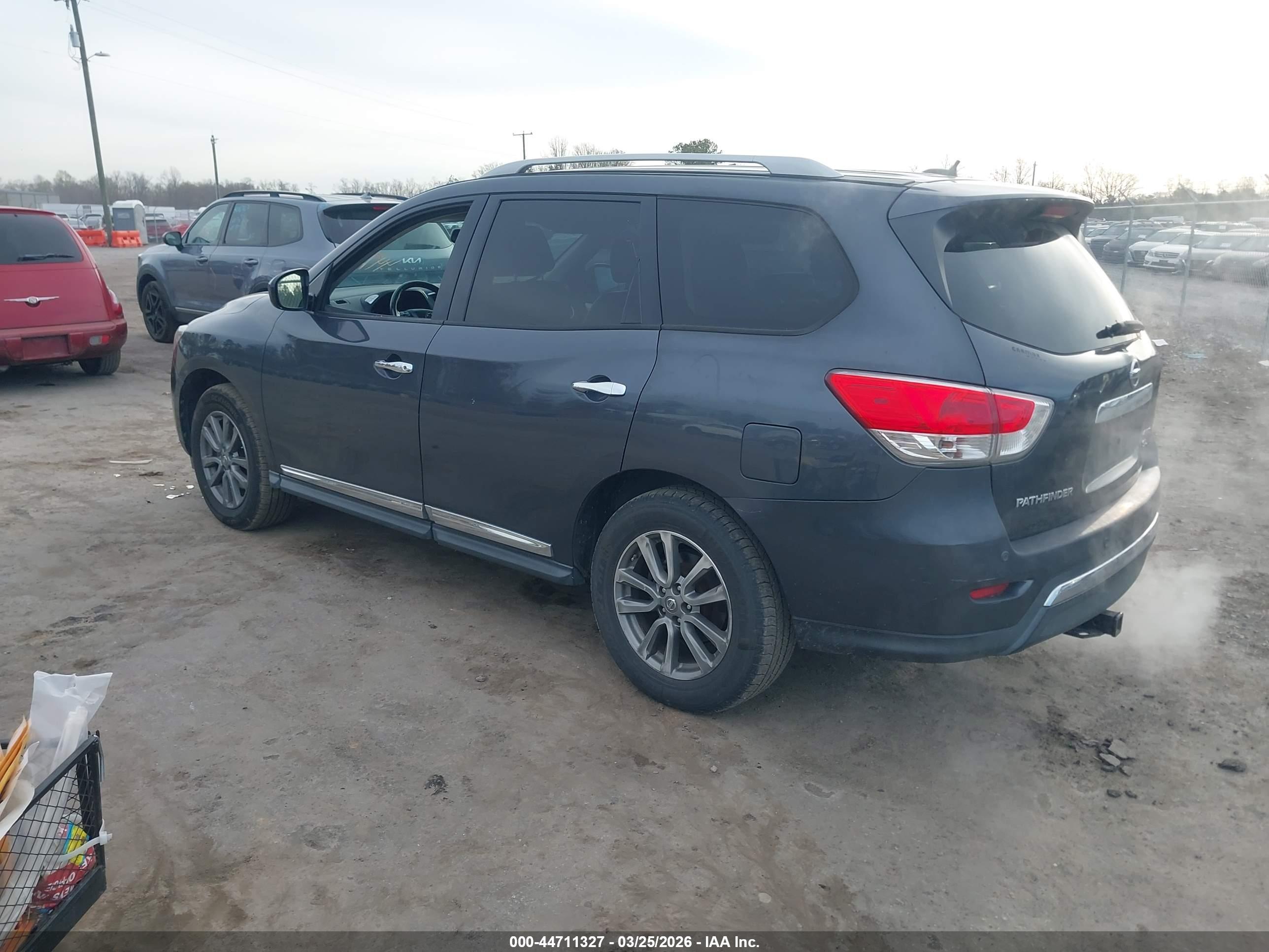 NISSAN PATHFINDER image 3
