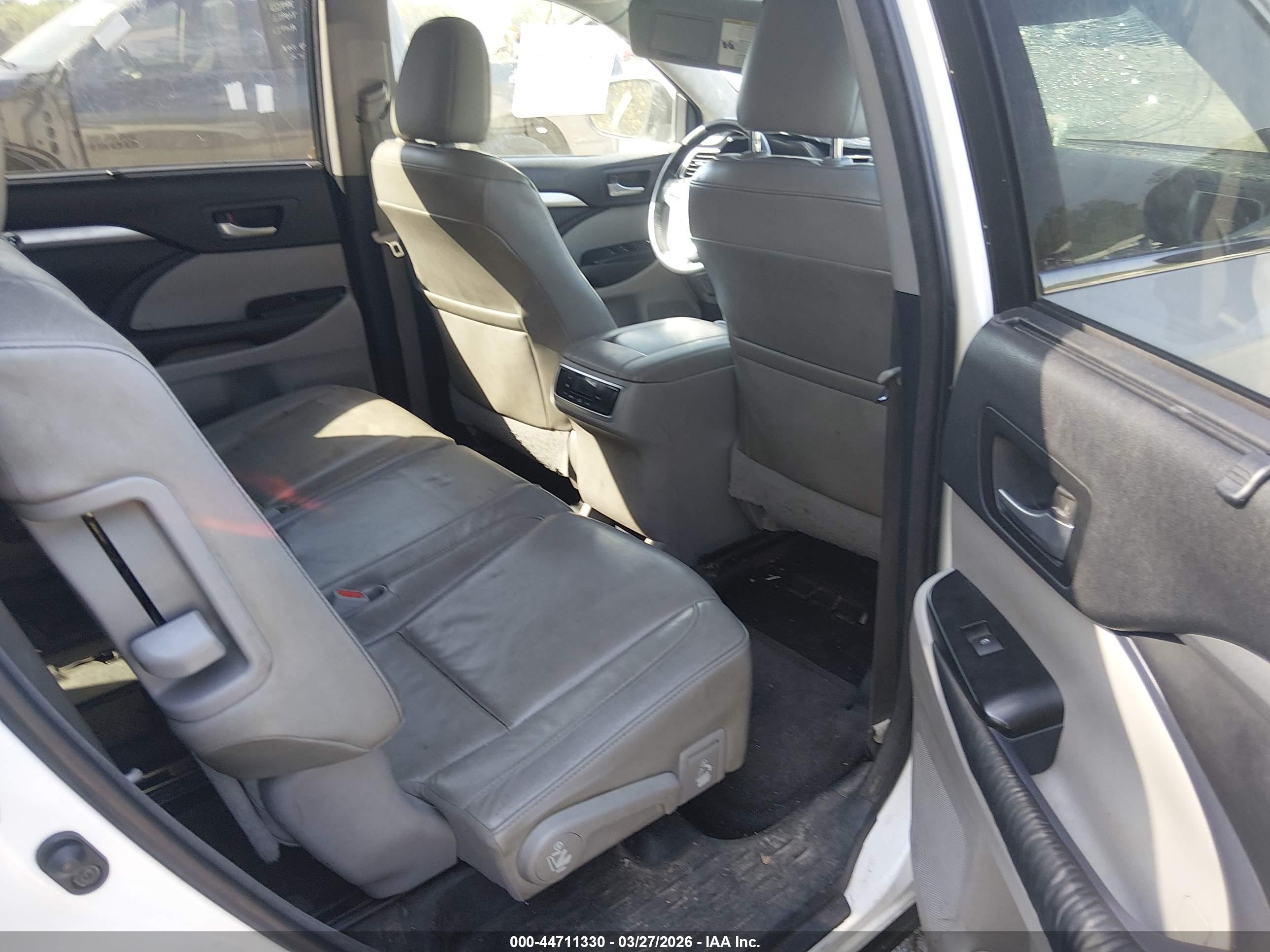 TOYOTA HIGHLANDER image 8