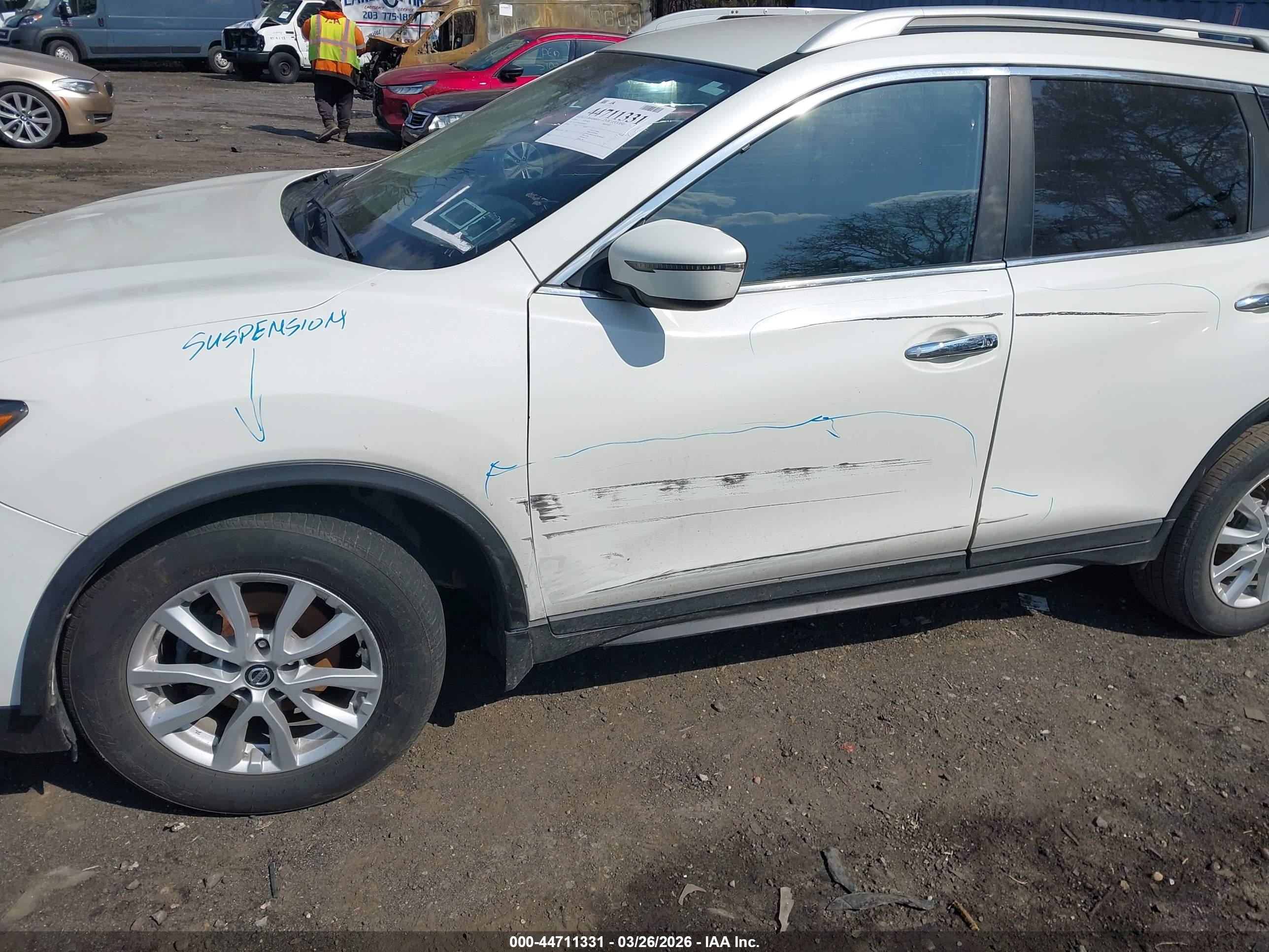 NISSAN ROGUE image 6