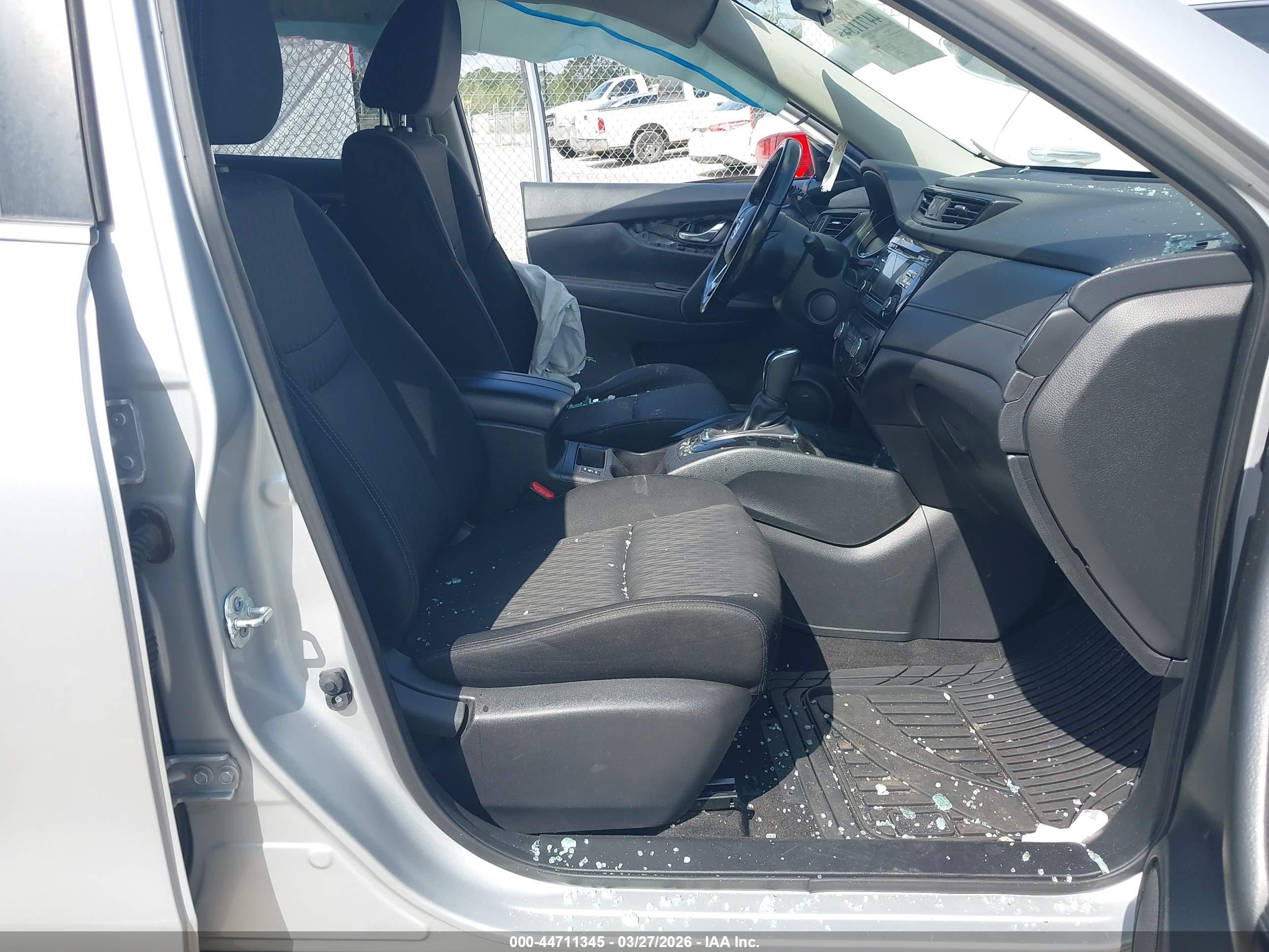 NISSAN ROGUE image 5