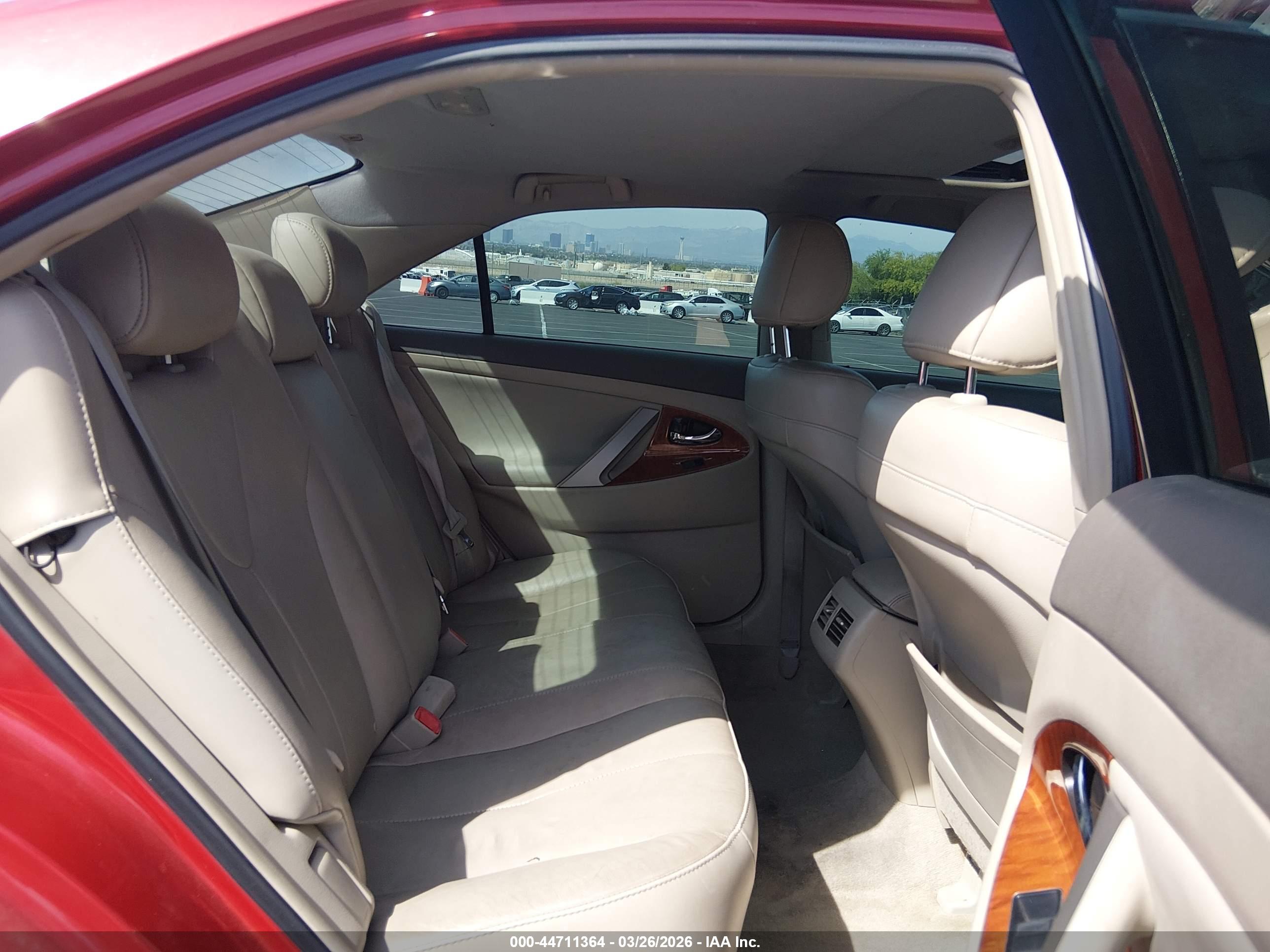TOYOTA CAMRY image 8