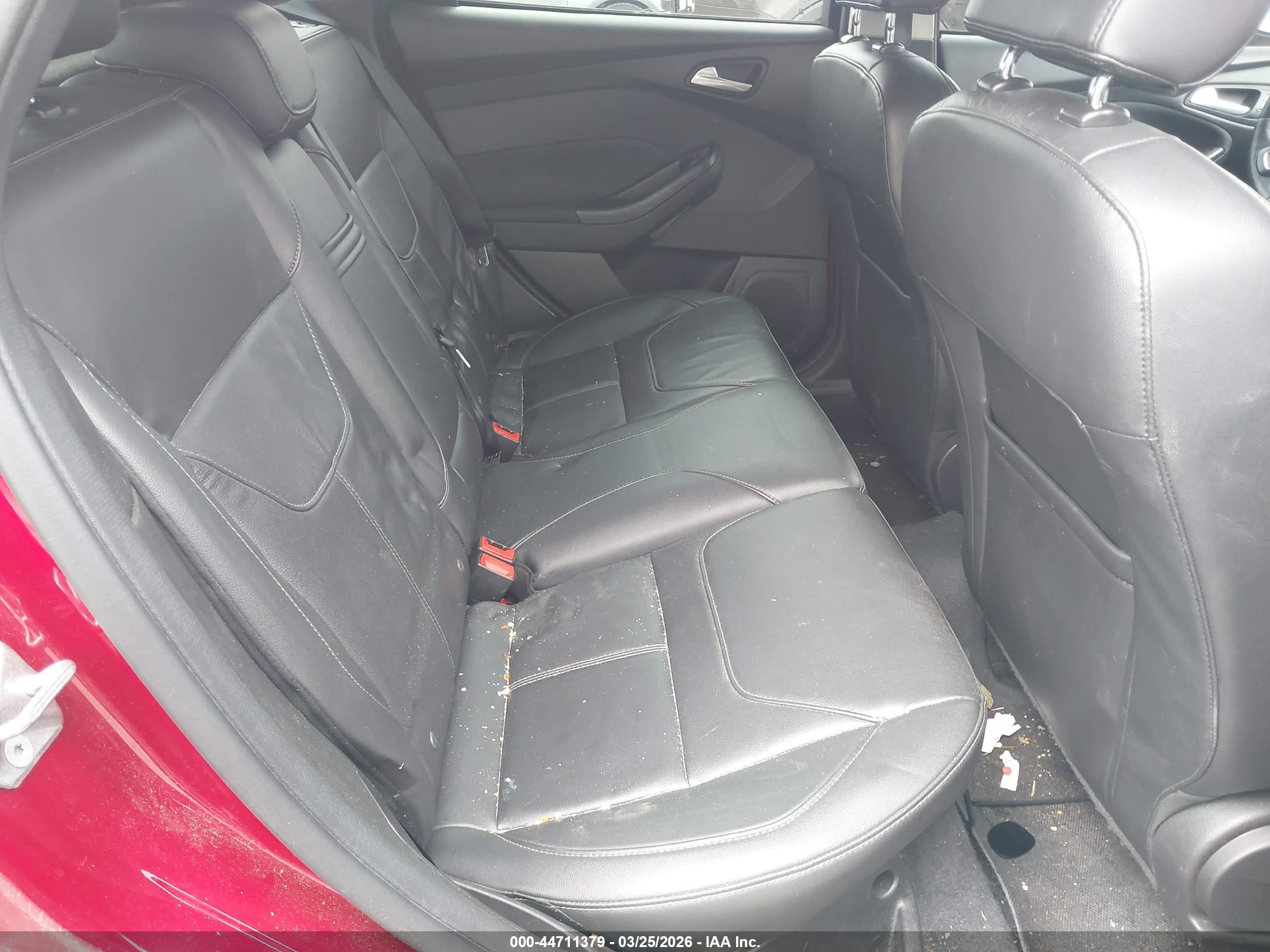 FORD FOCUS image 8