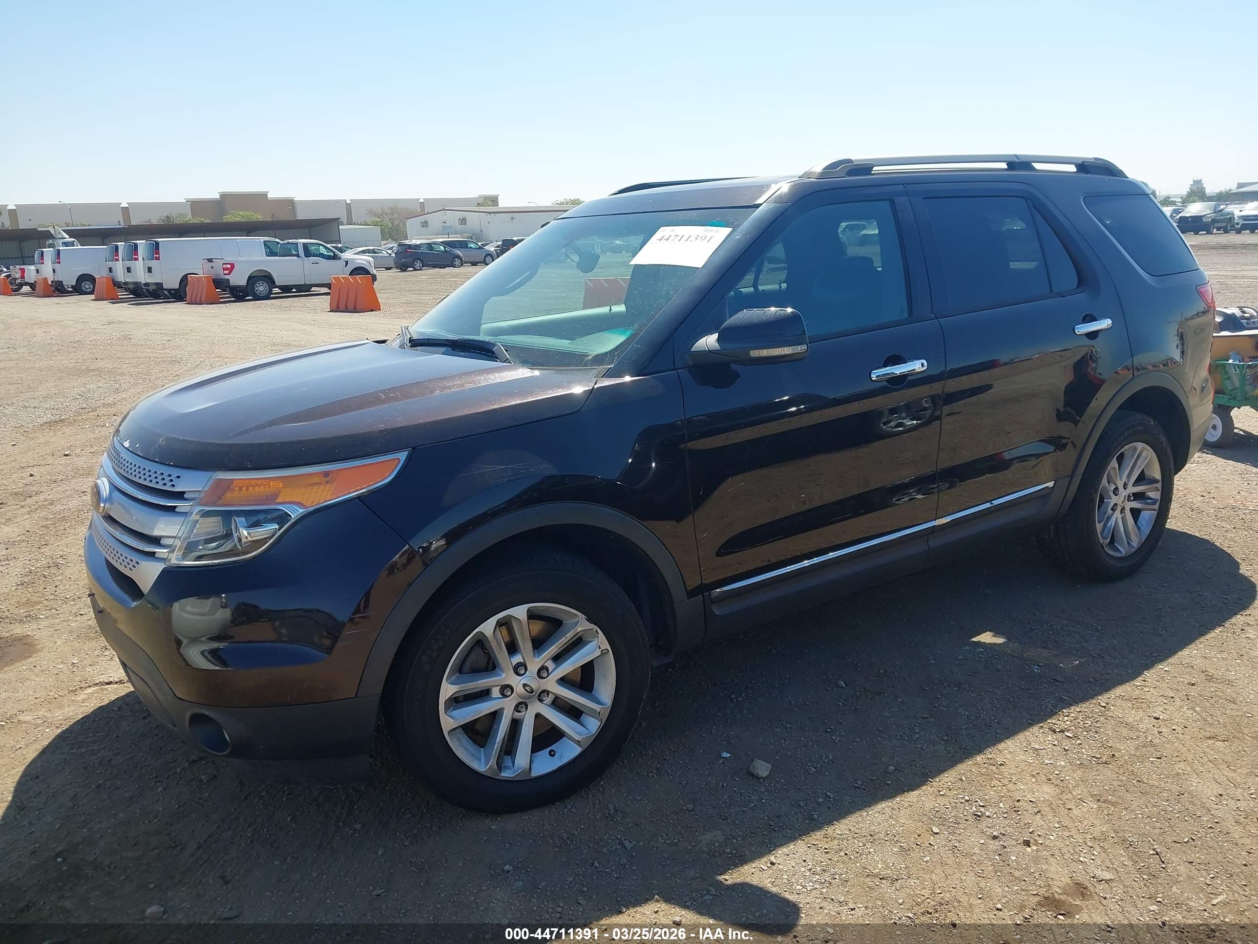 FORD EXPLORER image 2