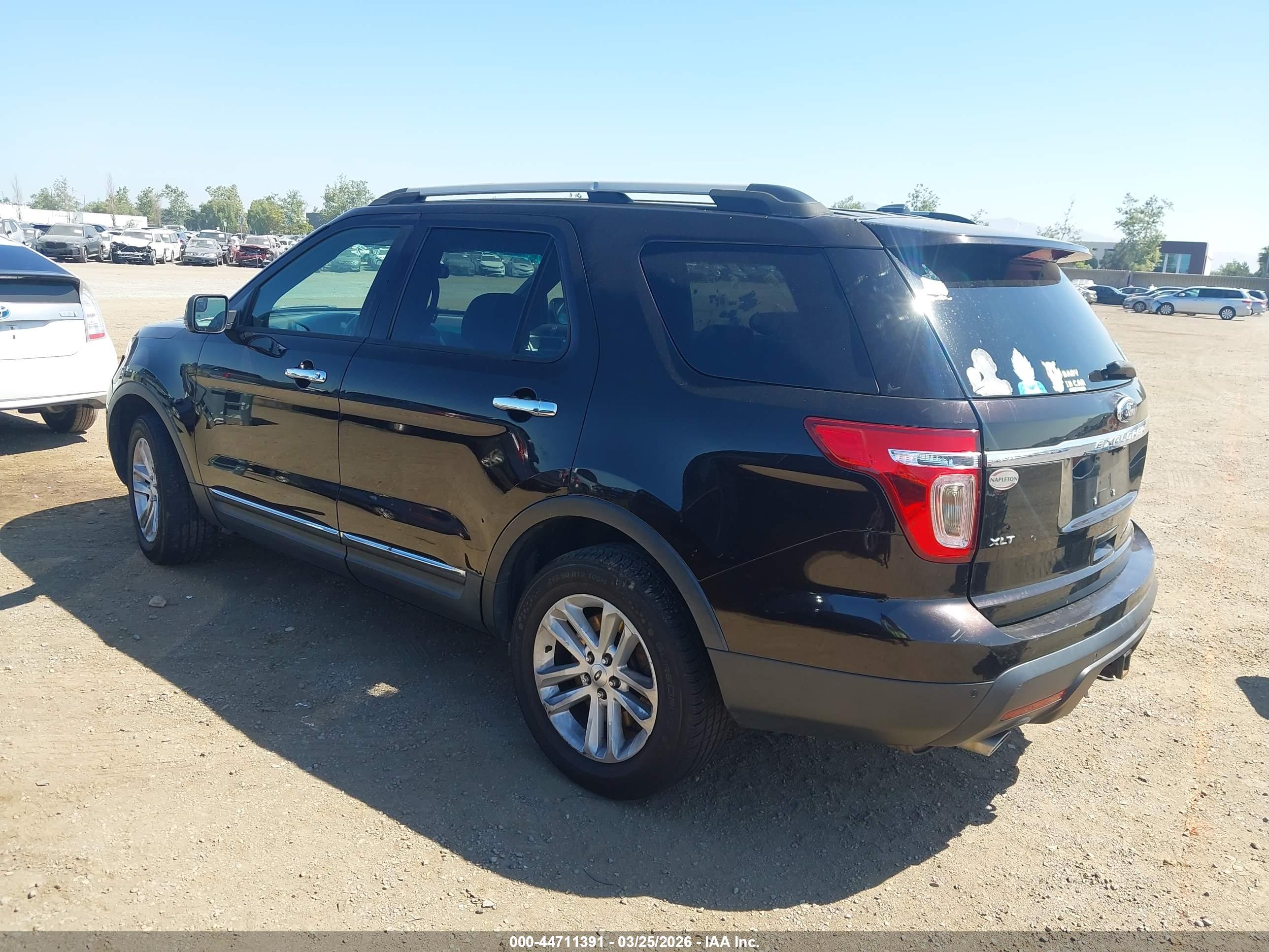 FORD EXPLORER image 3