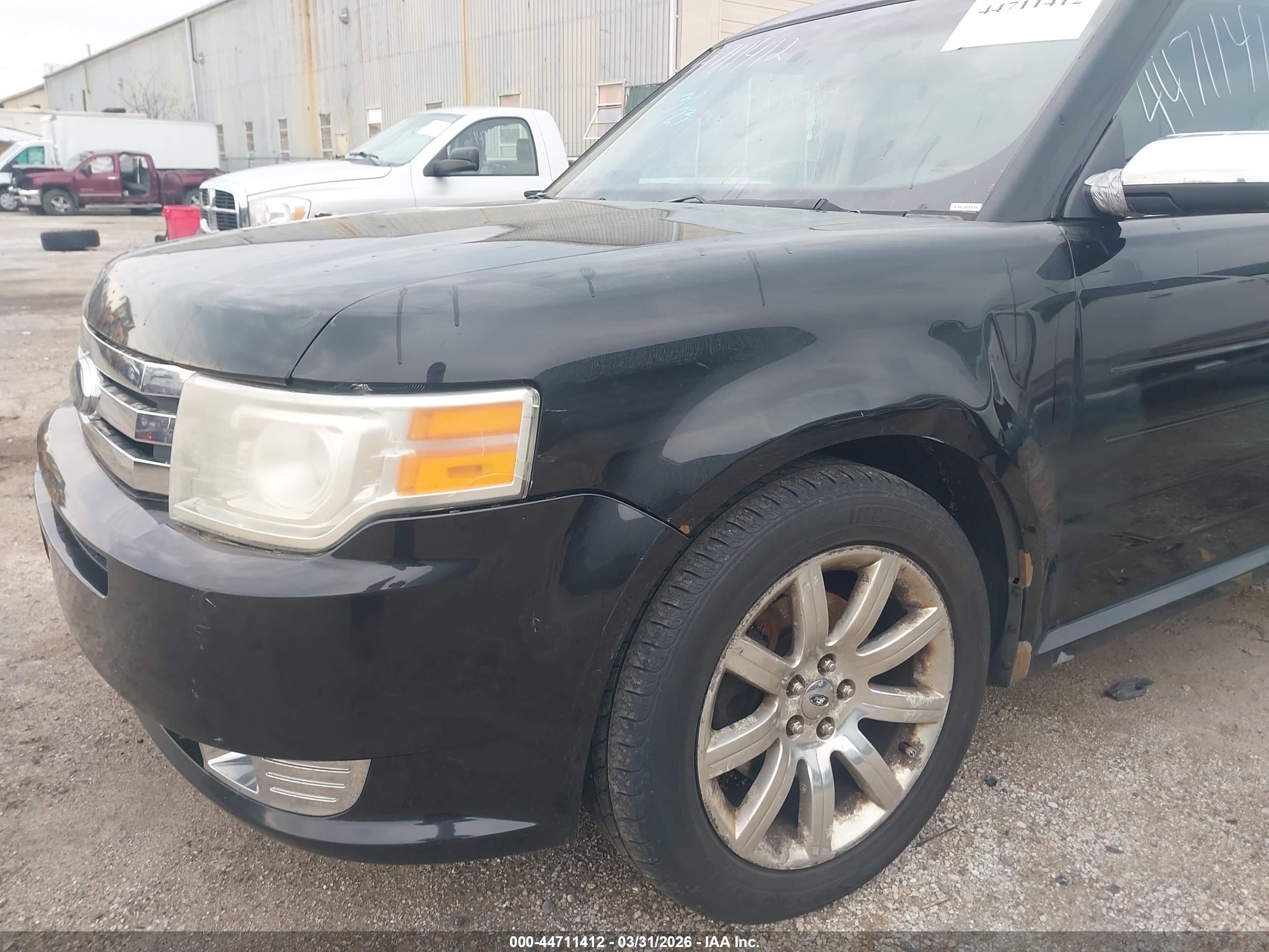 FORD FLEX image 6
