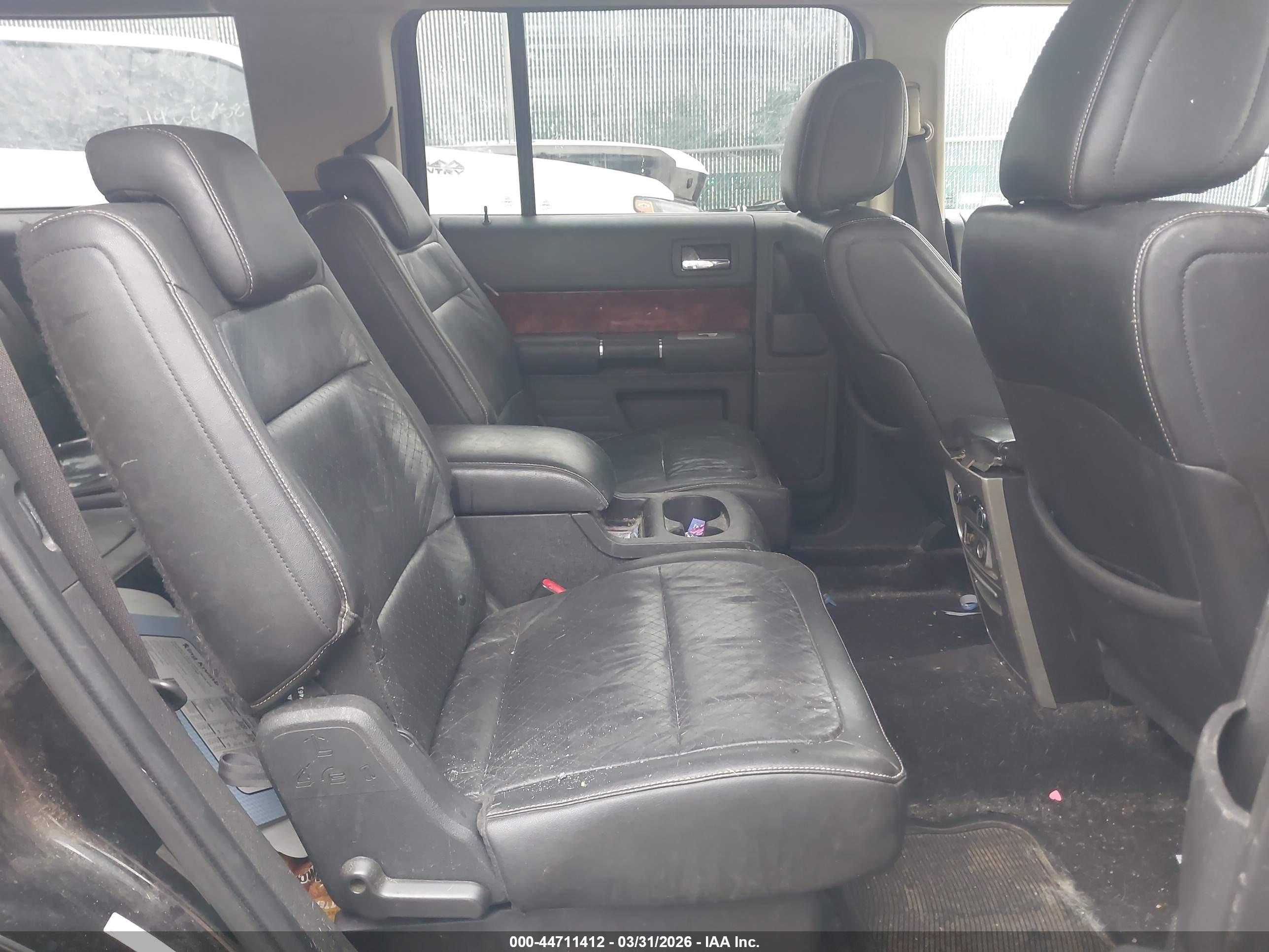 FORD FLEX image 8