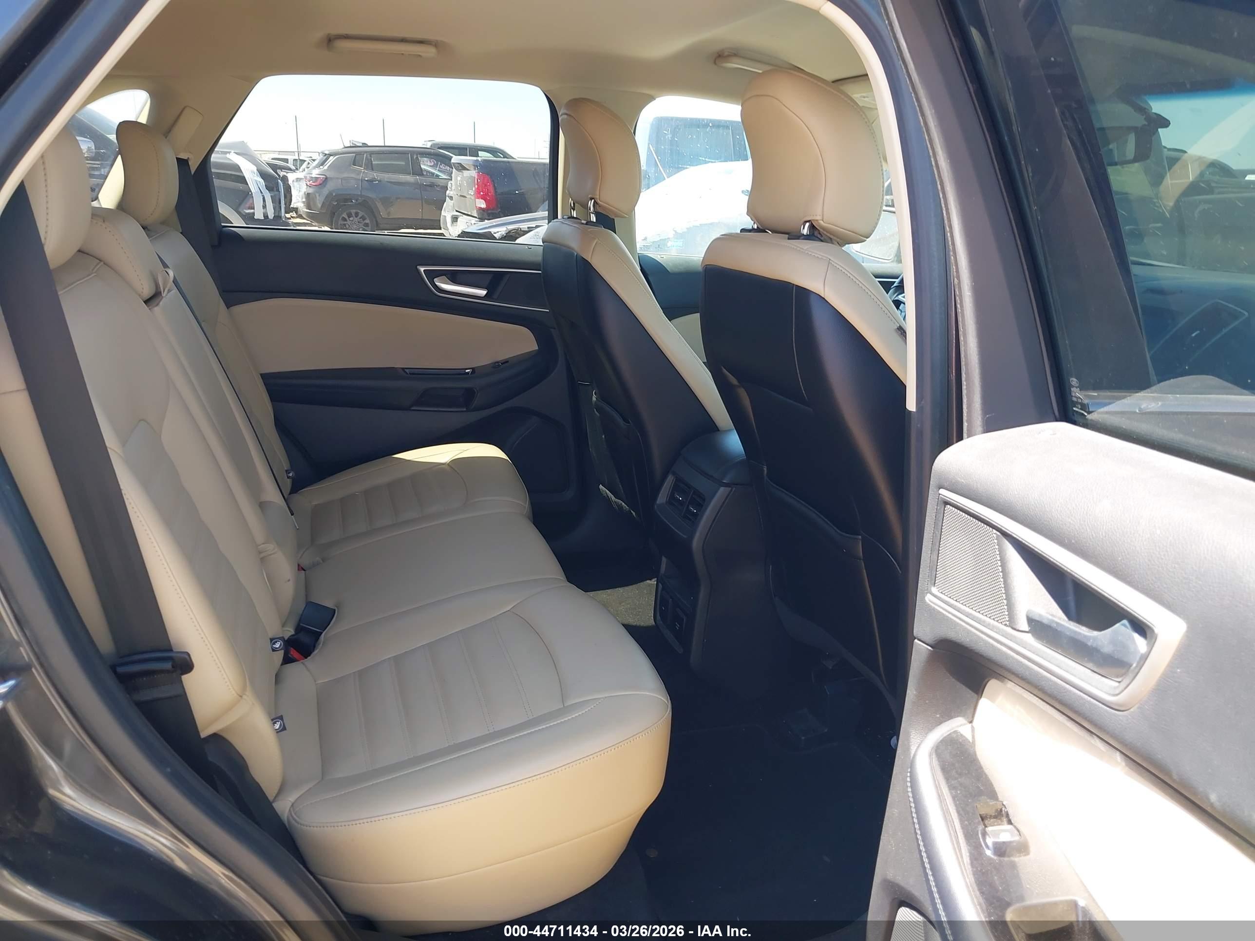 FORD EDGE image 8