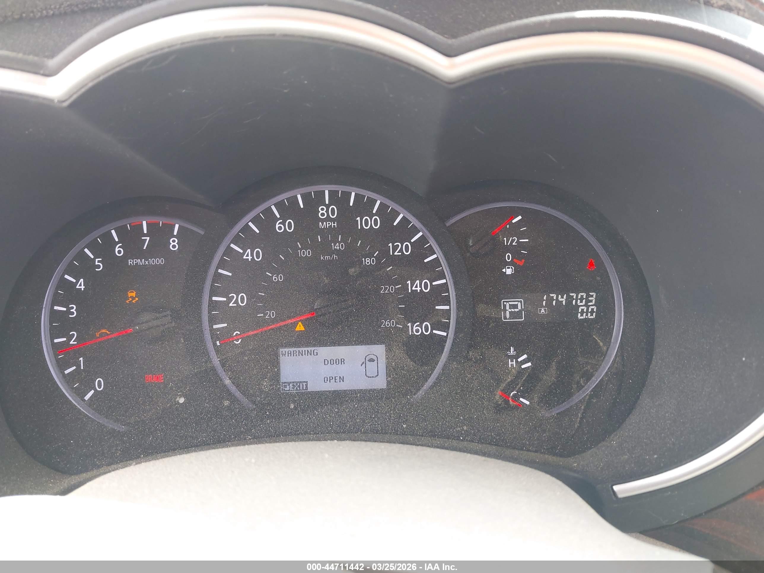NISSAN QUEST image 7